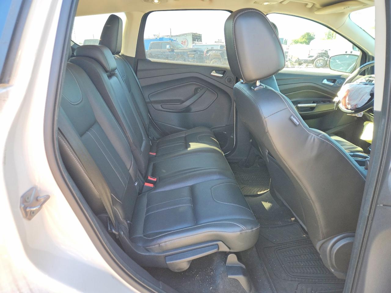2013 Ford Escape Titanium White vin: 1FMCU9J91DUD36379