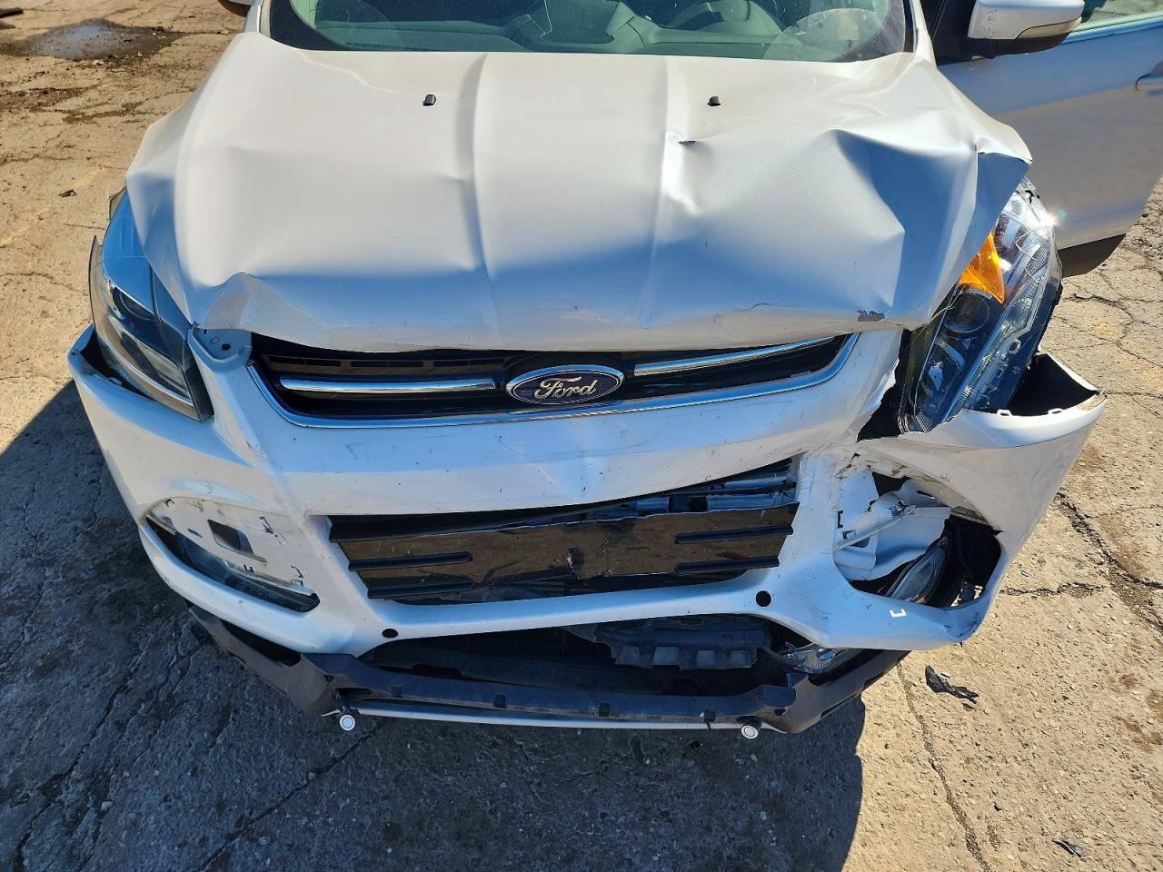 2013 Ford Escape Titanium White vin: 1FMCU9J91DUD36379