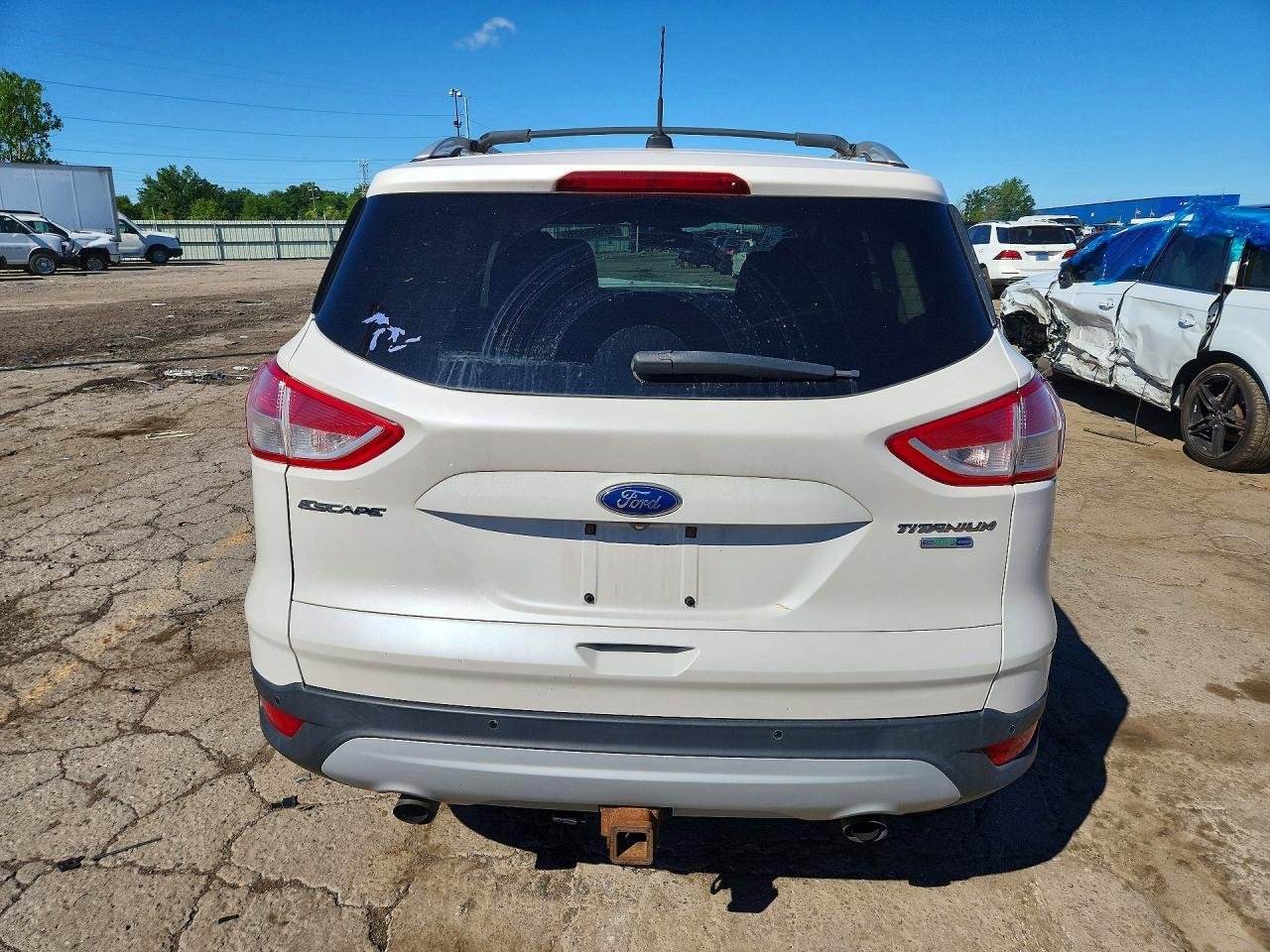 2013 Ford Escape Titanium White vin: 1FMCU9J91DUD36379