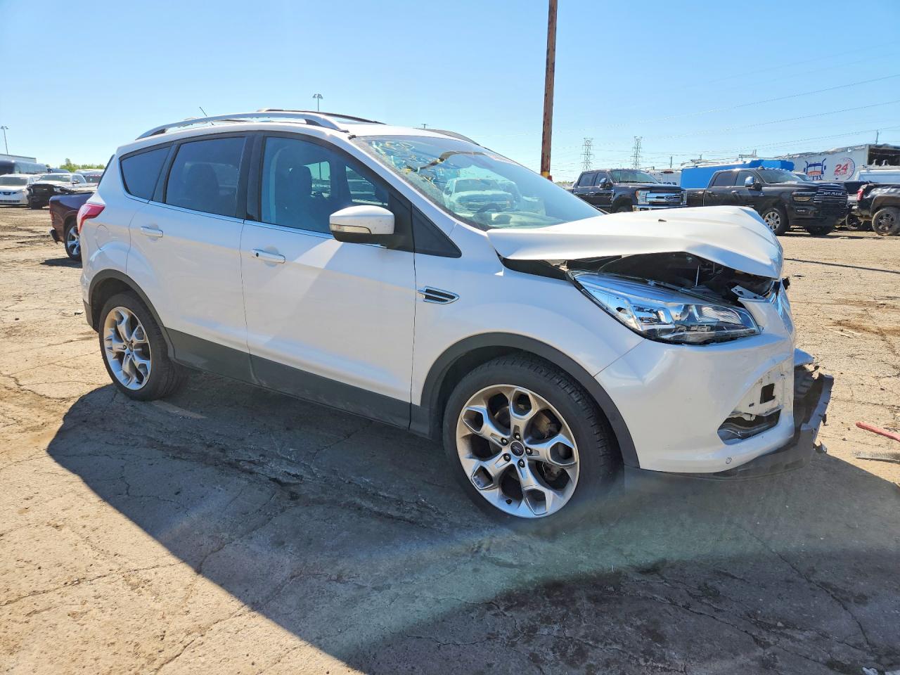 2013 Ford Escape Titanium White vin: 1FMCU9J91DUD36379