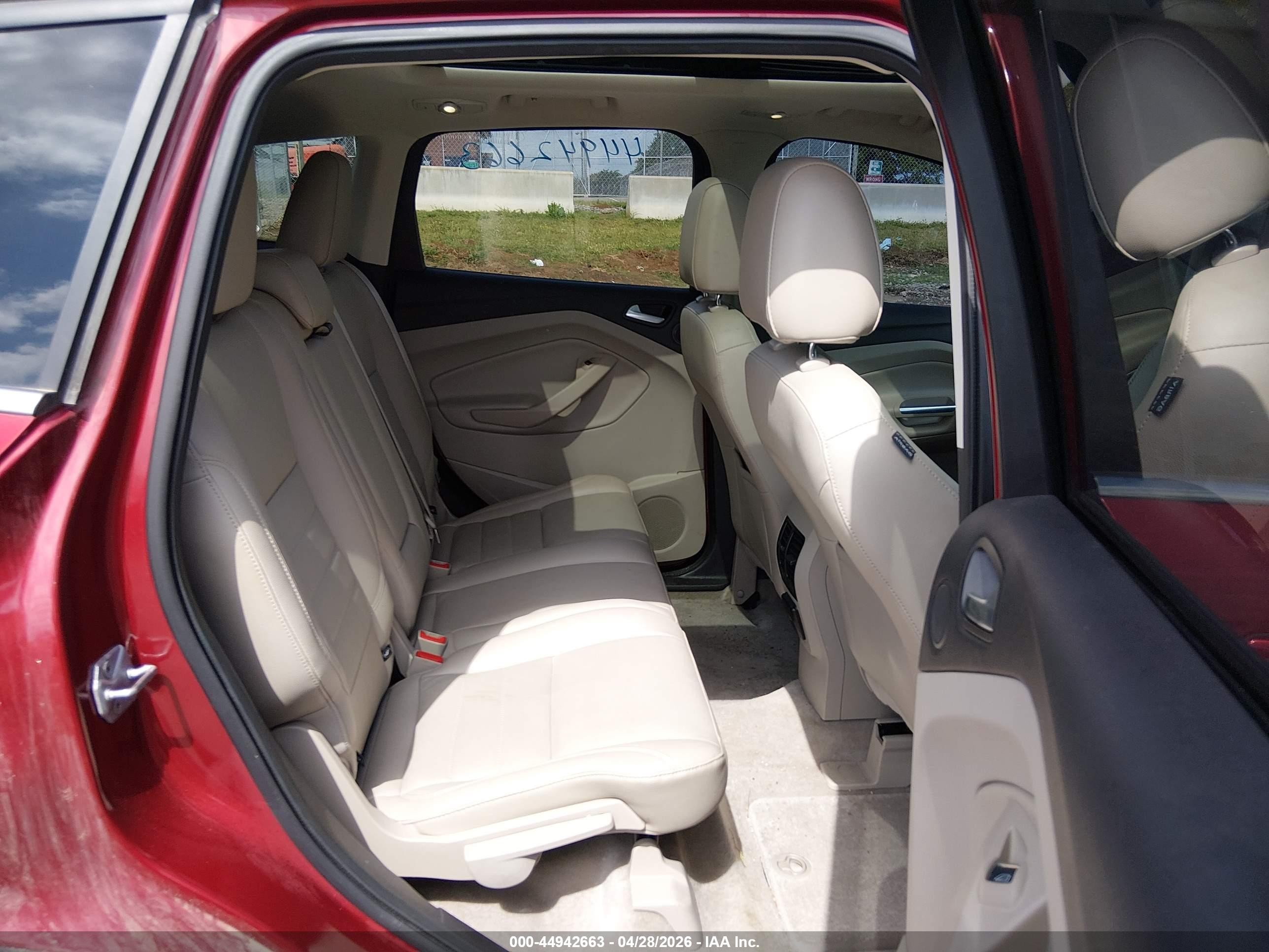 2014 Ford Escape Titanium Burgundy vin: 1FMCU9J91EUA22037