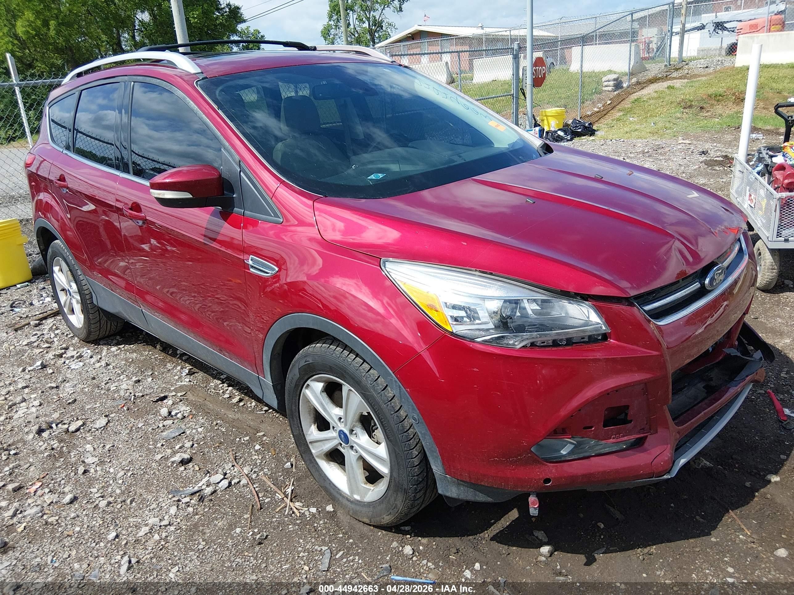 2014 Ford Escape Titanium Burgundy vin: 1FMCU9J91EUA22037