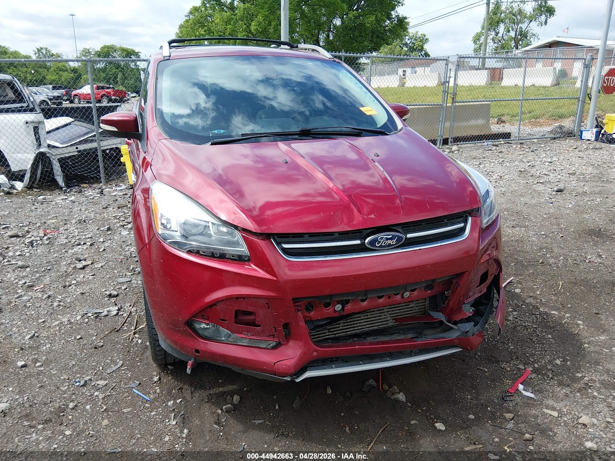2014 Ford Escape Titanium Burgundy vin: 1FMCU9J91EUA22037