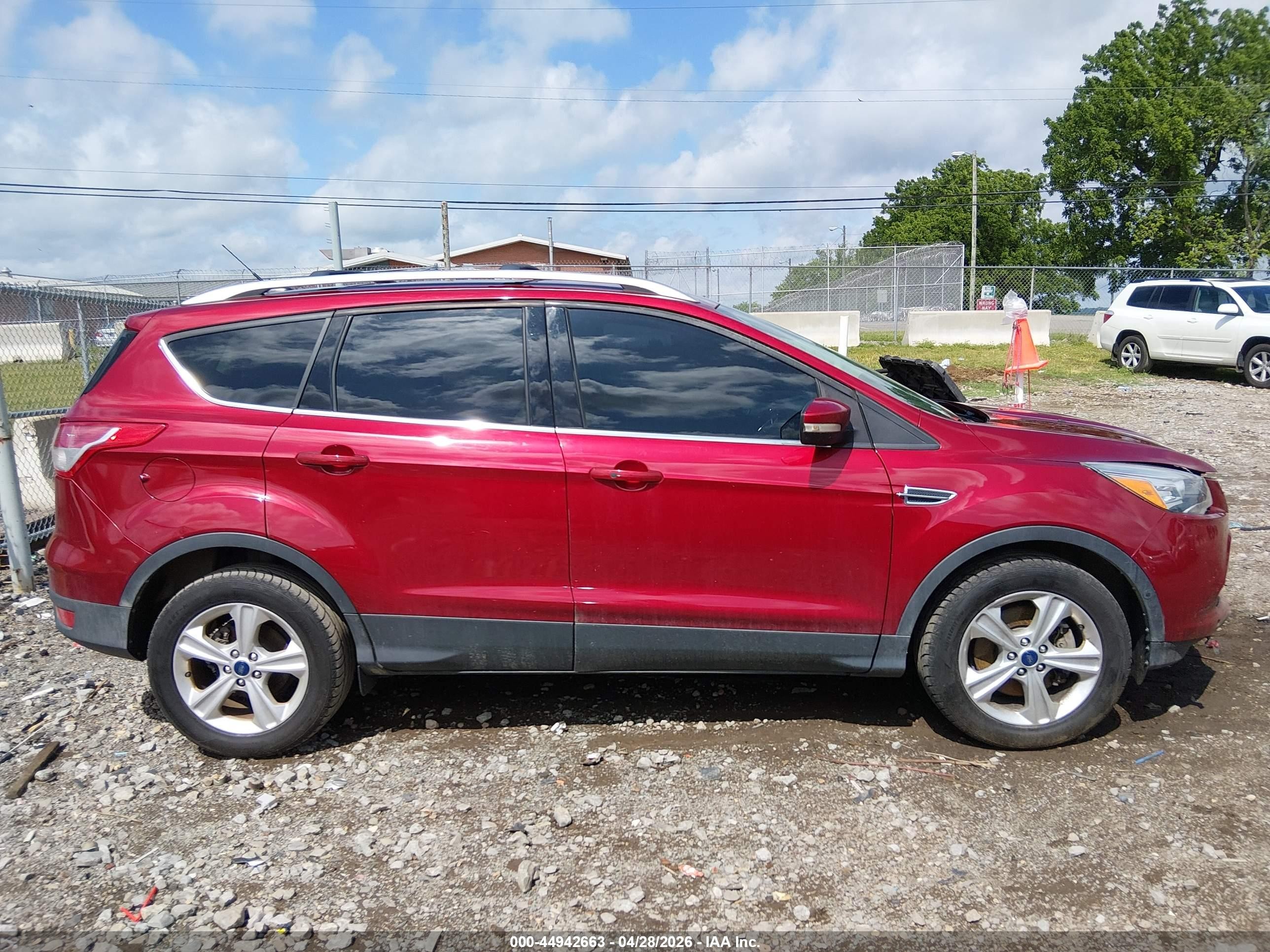 2014 Ford Escape Titanium Burgundy vin: 1FMCU9J91EUA22037