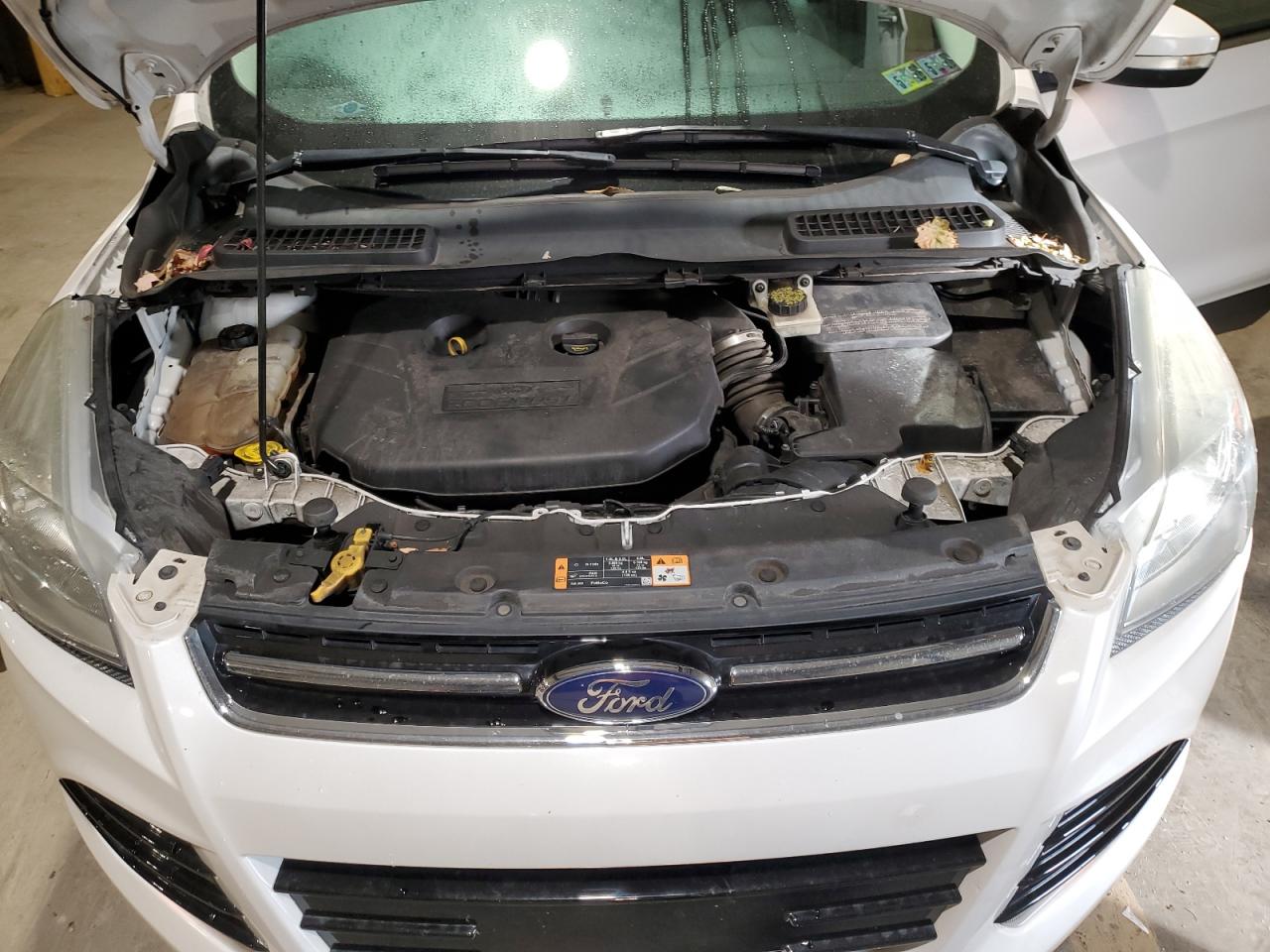 2014 Ford Escape Titanium White vin: 1FMCU9J91EUA90788