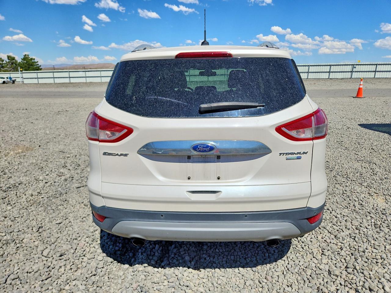 2014 Ford Escape Titanium White vin: 1FMCU9J91EUB34286