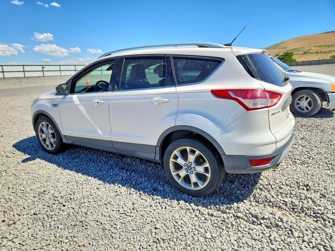 2014 Ford Escape Titanium White vin: 1FMCU9J91EUB34286