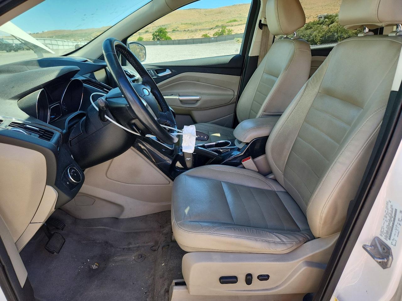 2014 Ford Escape Titanium White vin: 1FMCU9J91EUB34286