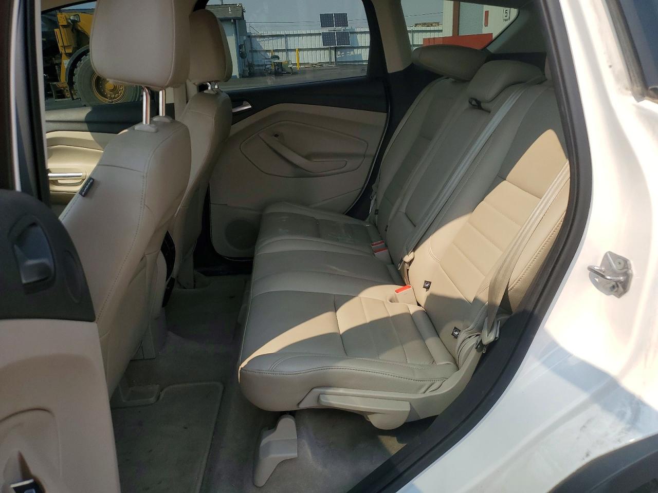 2015 Ford Escape Titanium White vin: 1FMCU9J91FUB50084