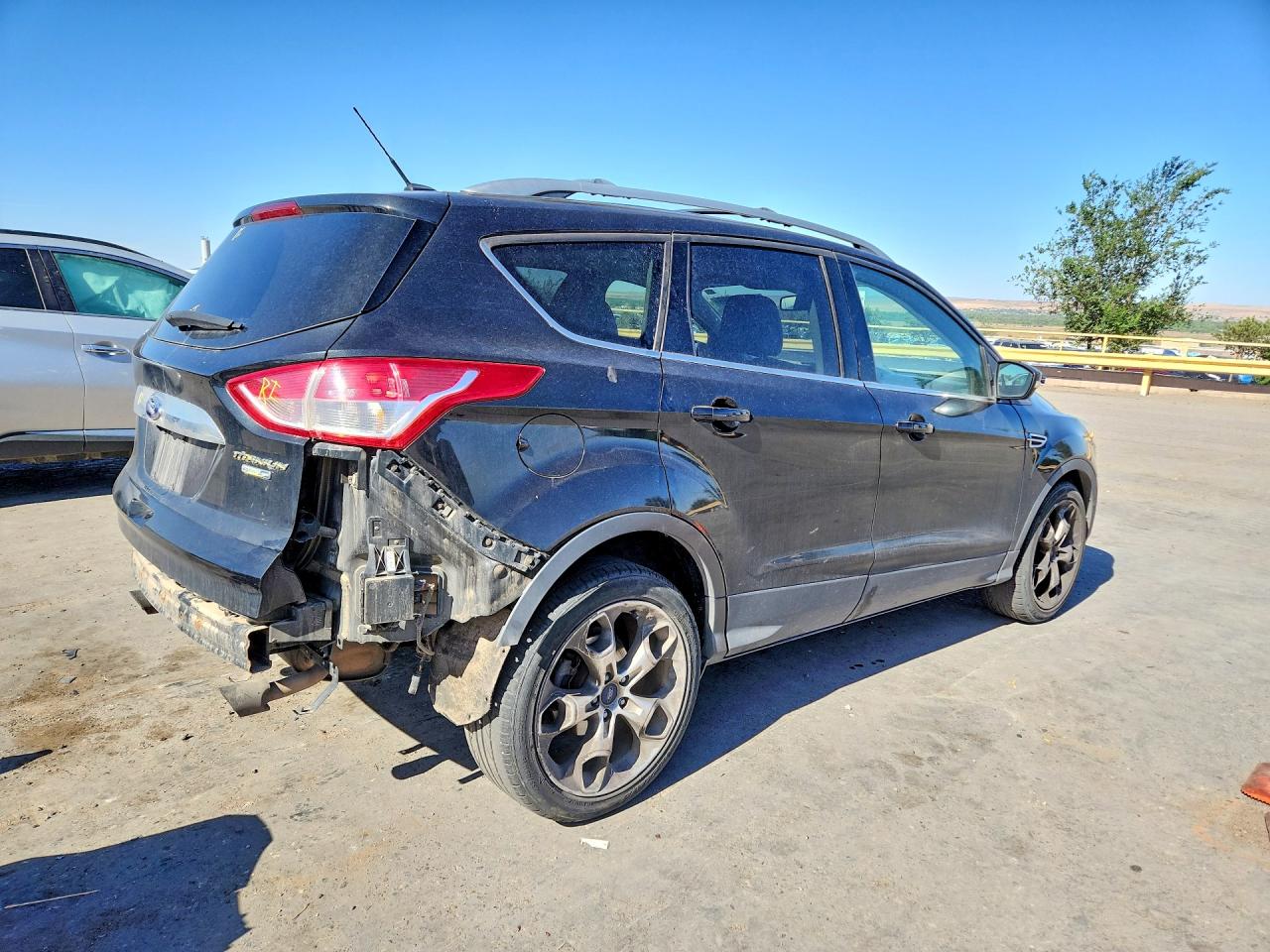 2015 Ford Escape Titanium Черный vin: 1FMCU9J91FUB72859
