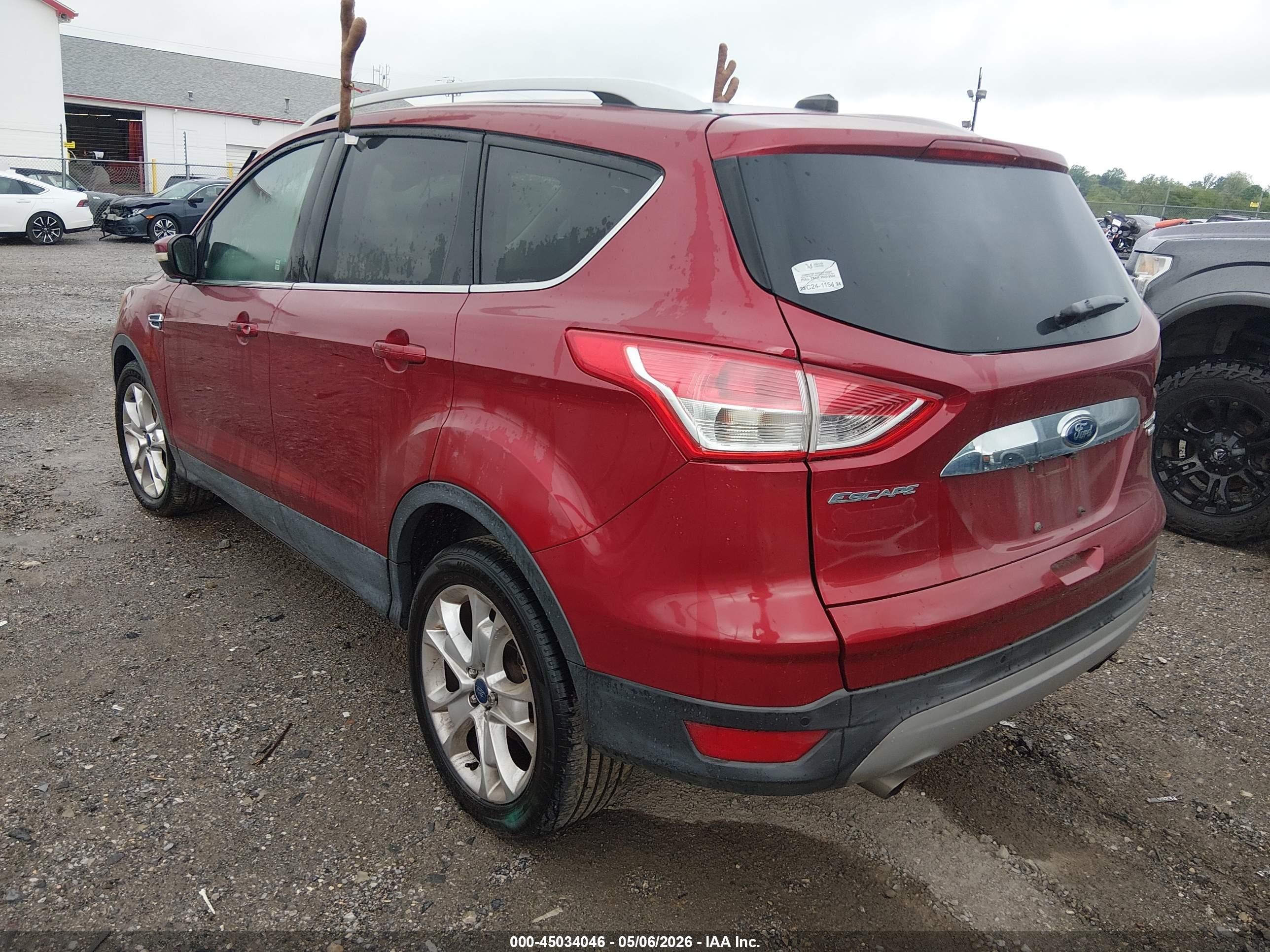 2015 Ford Escape Titanium Красный vin: 1FMCU9J91FUC54820