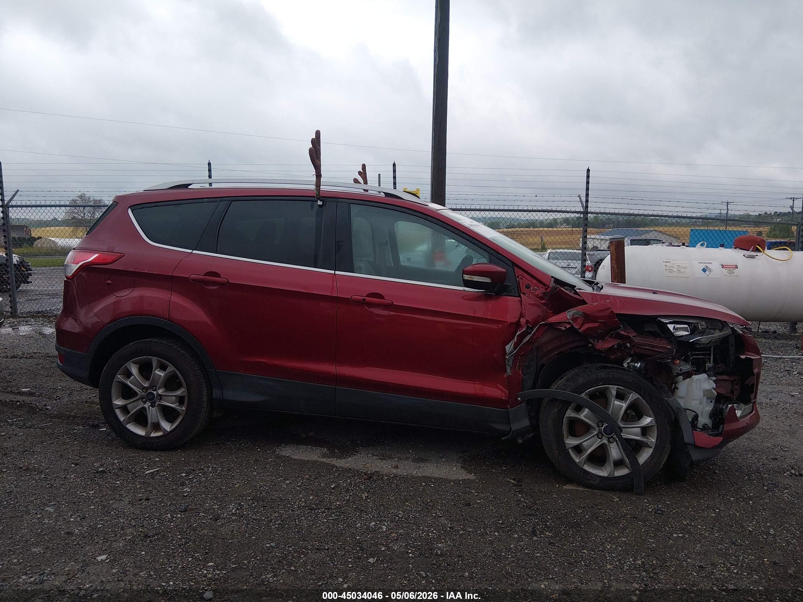 2015 Ford Escape Titanium Красный vin: 1FMCU9J91FUC54820