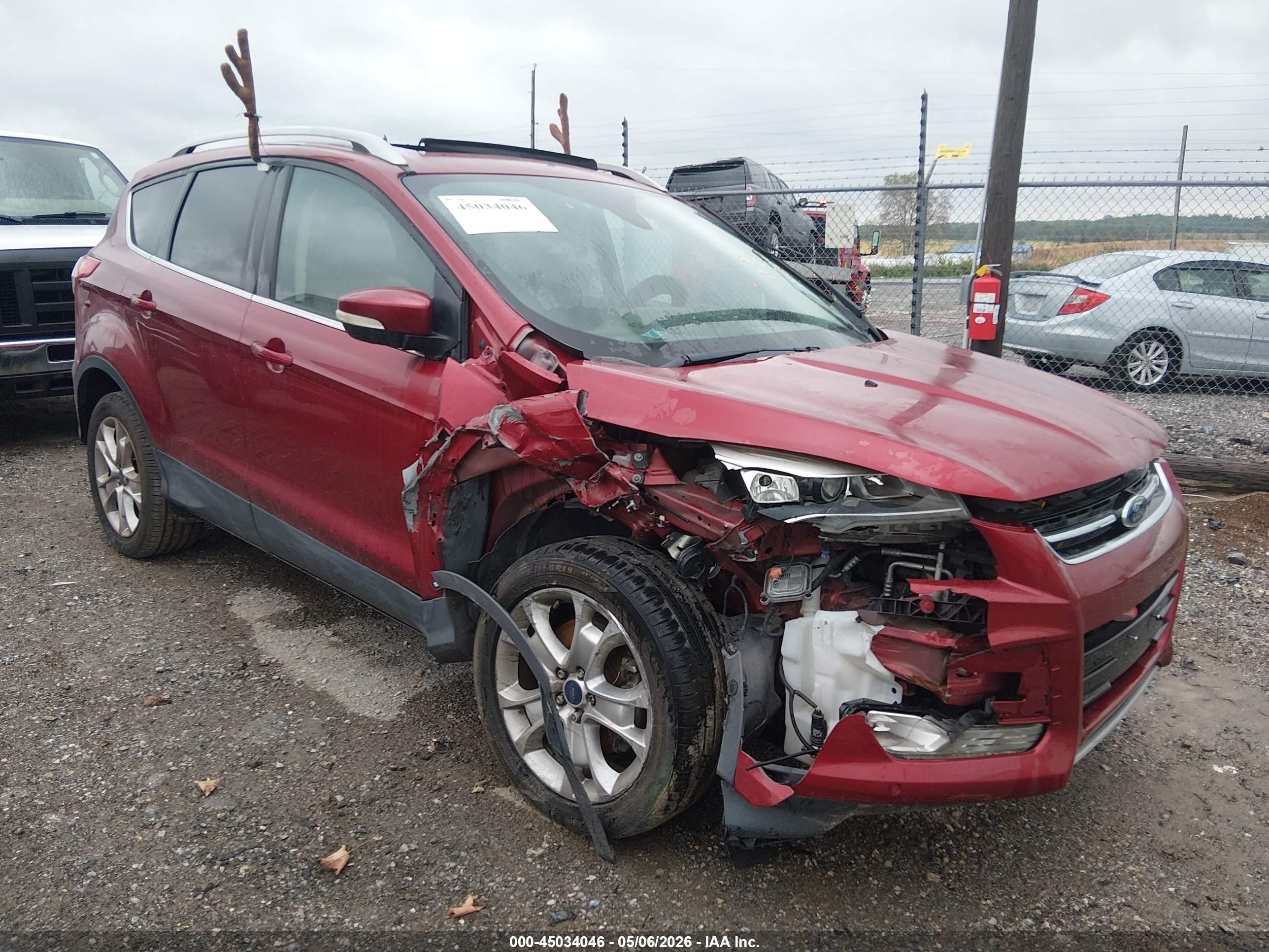 2015 Ford Escape Titanium Красный vin: 1FMCU9J91FUC54820
