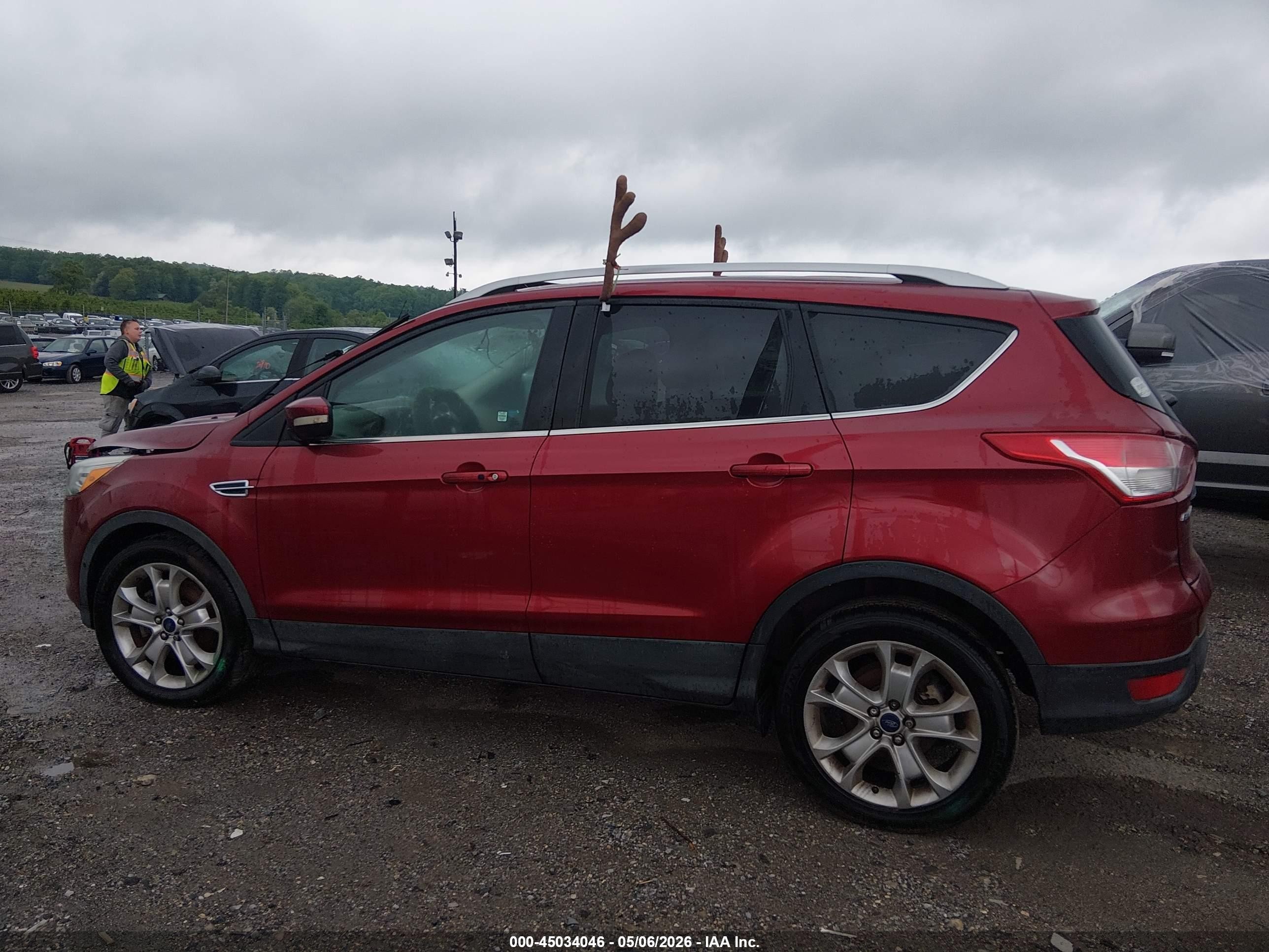 2015 Ford Escape Titanium Красный vin: 1FMCU9J91FUC54820