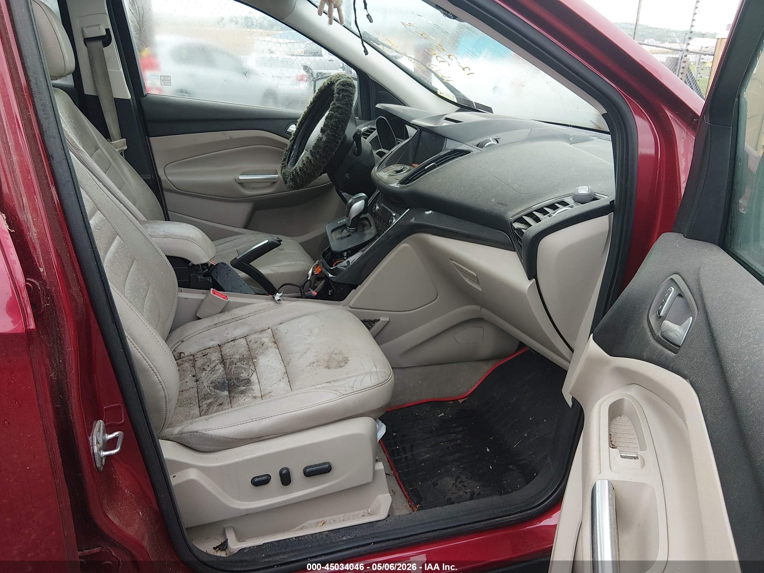 2015 Ford Escape Titanium Красный vin: 1FMCU9J91FUC54820
