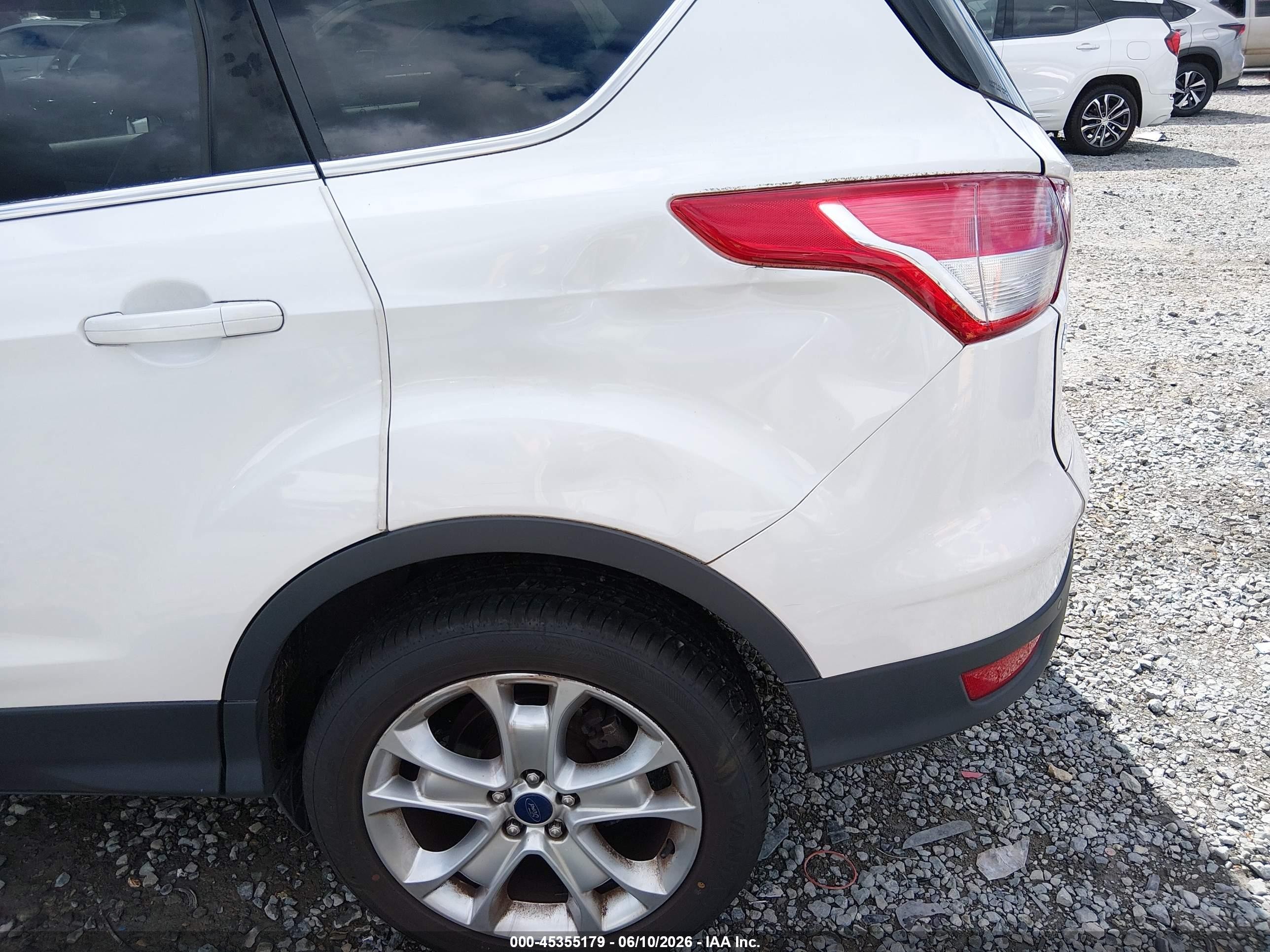 2015 Ford Escape Titanium White vin: 1FMCU9J91FUC64506