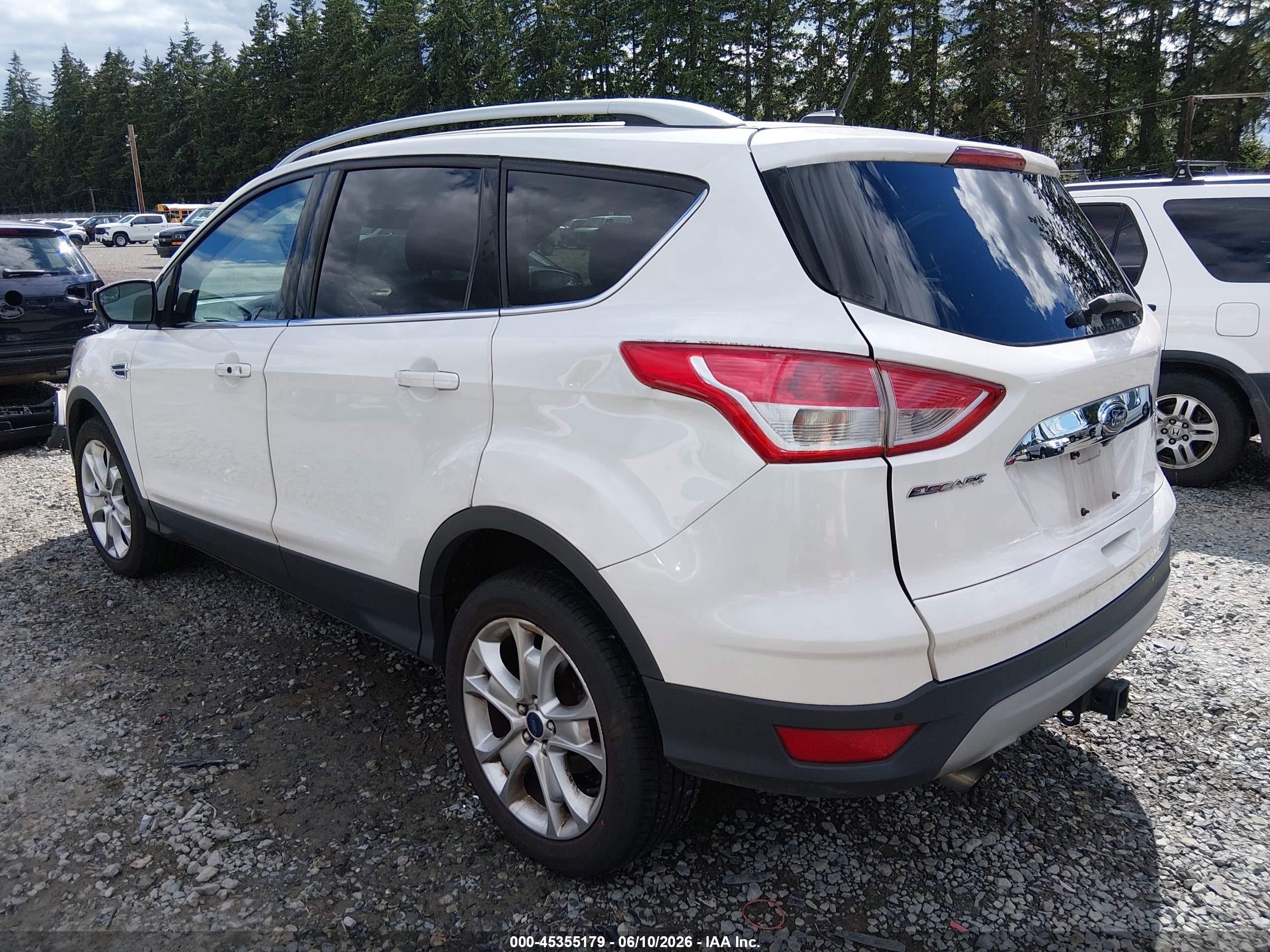 2015 Ford Escape Titanium White vin: 1FMCU9J91FUC64506