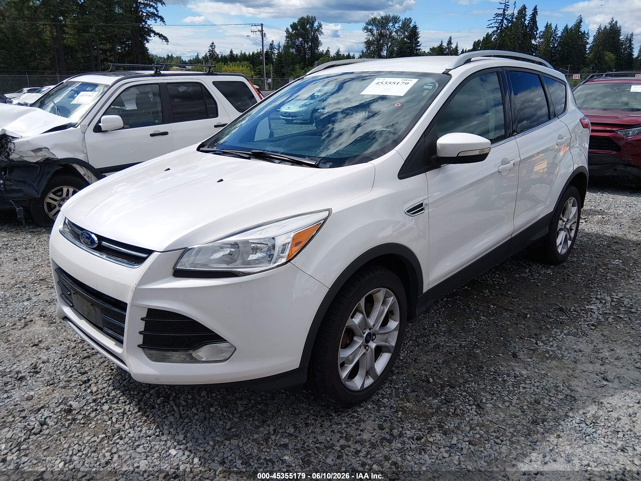 2015 Ford Escape Titanium White vin: 1FMCU9J91FUC64506