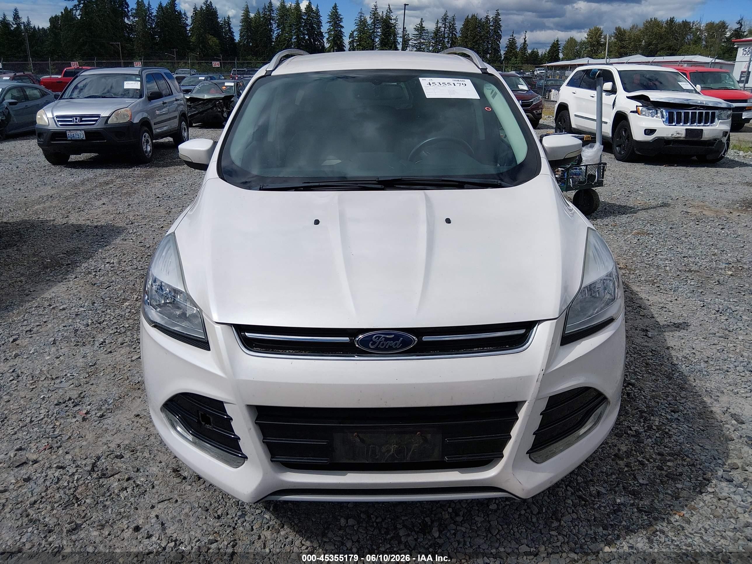 2015 Ford Escape Titanium White vin: 1FMCU9J91FUC64506