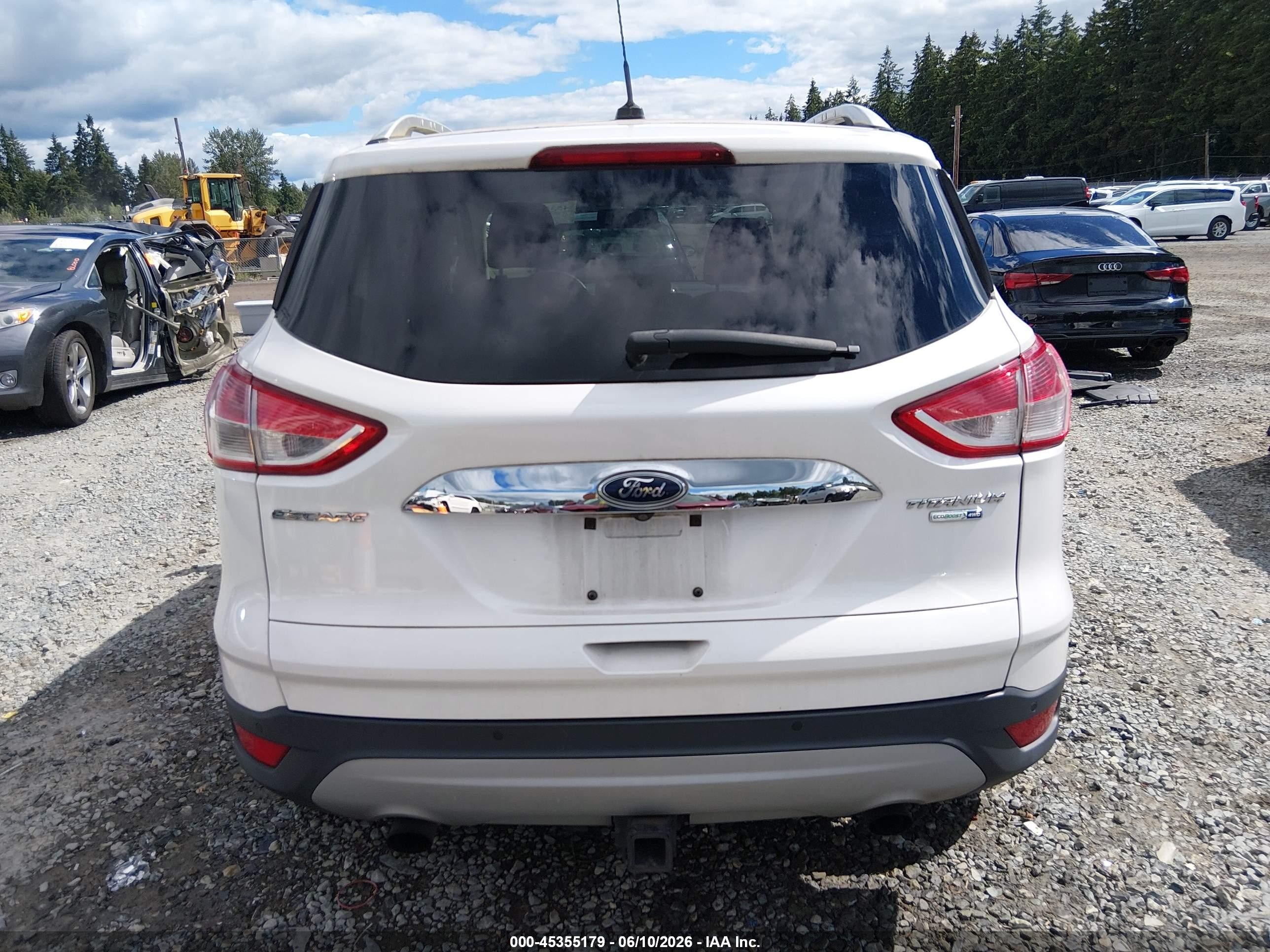 2015 Ford Escape Titanium White vin: 1FMCU9J91FUC64506