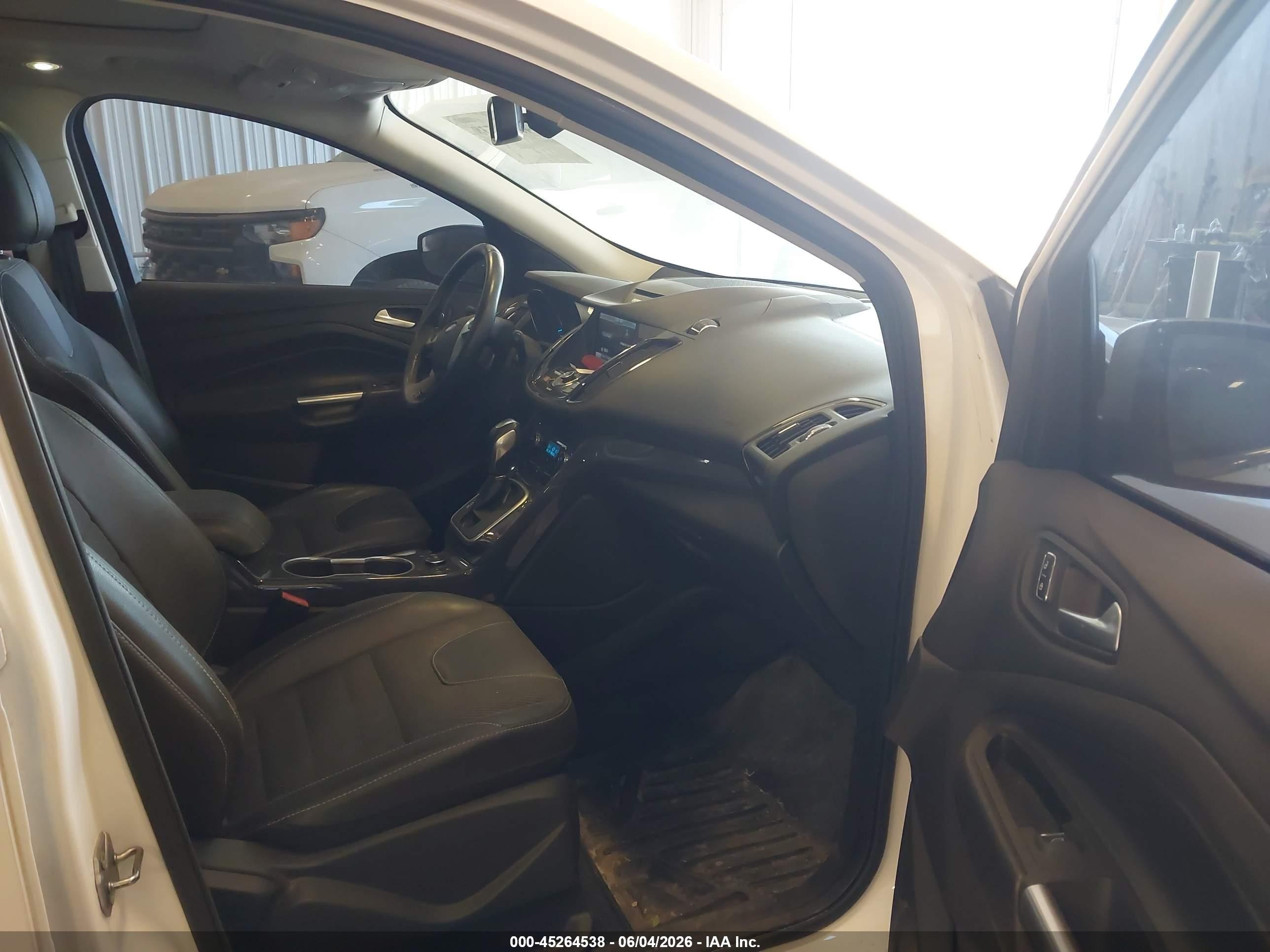 2014 Ford Escape Titanium White vin: 1FMCU9J92EUA08440