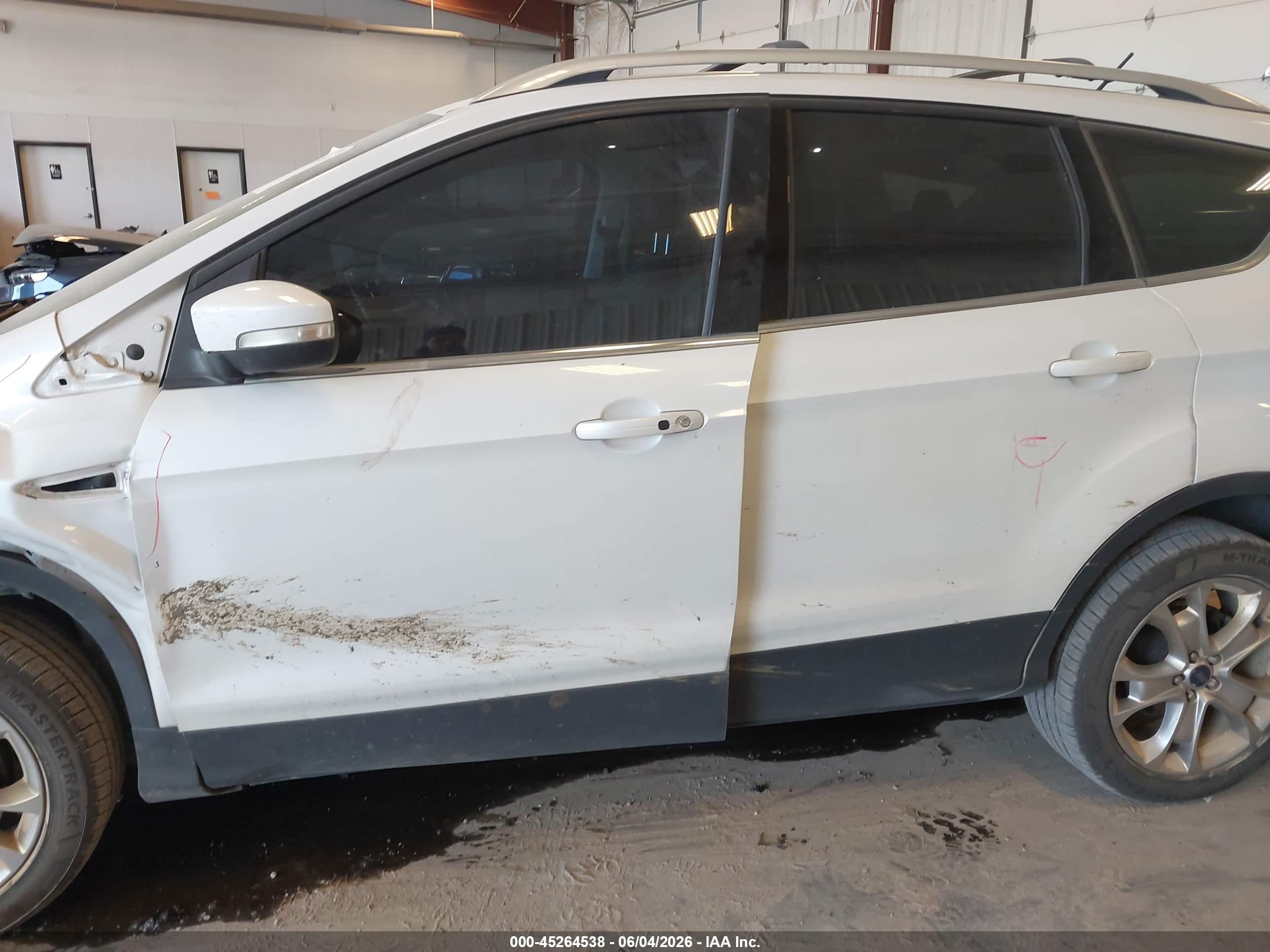 2014 Ford Escape Titanium White vin: 1FMCU9J92EUA08440