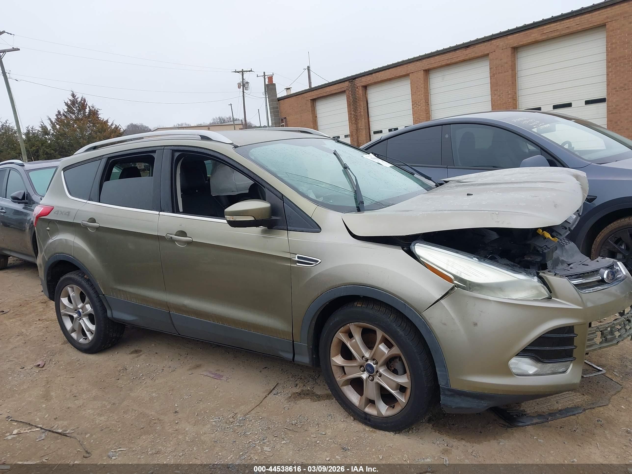 2014 Ford Escape Titanium Beige vin: 1FMCU9J92EUB11602