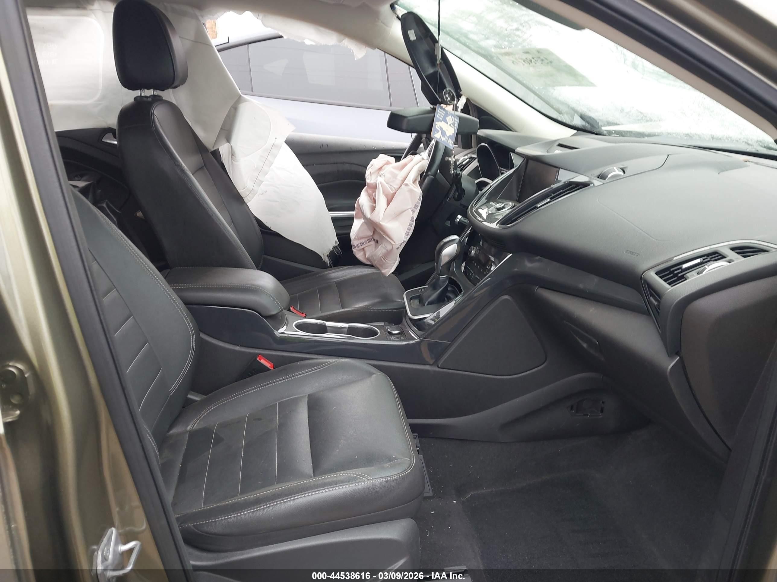2014 Ford Escape Titanium Beige vin: 1FMCU9J92EUB11602
