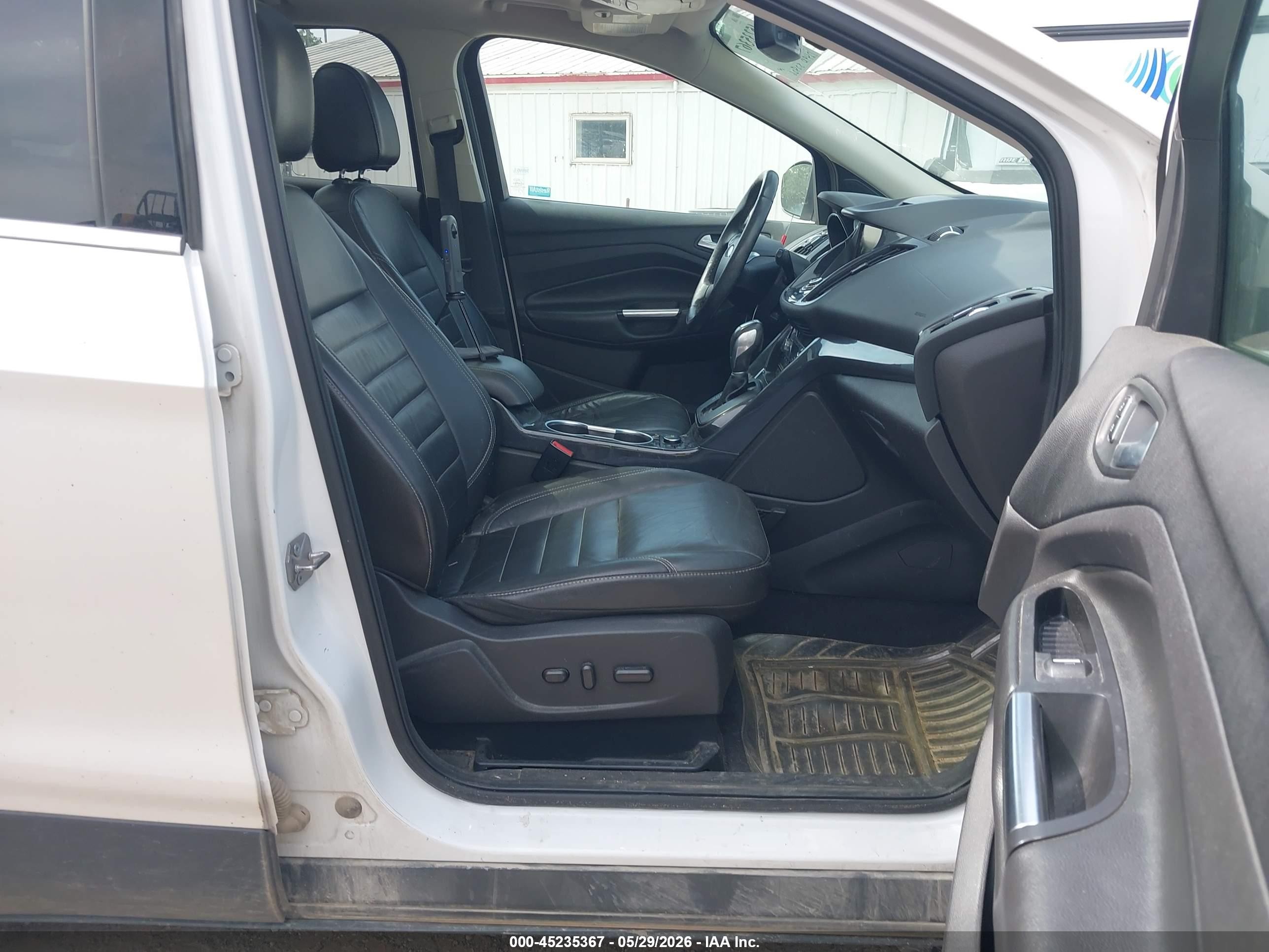 2015 Ford Escape Titanium Белый vin: 1FMCU9J92FUB90223