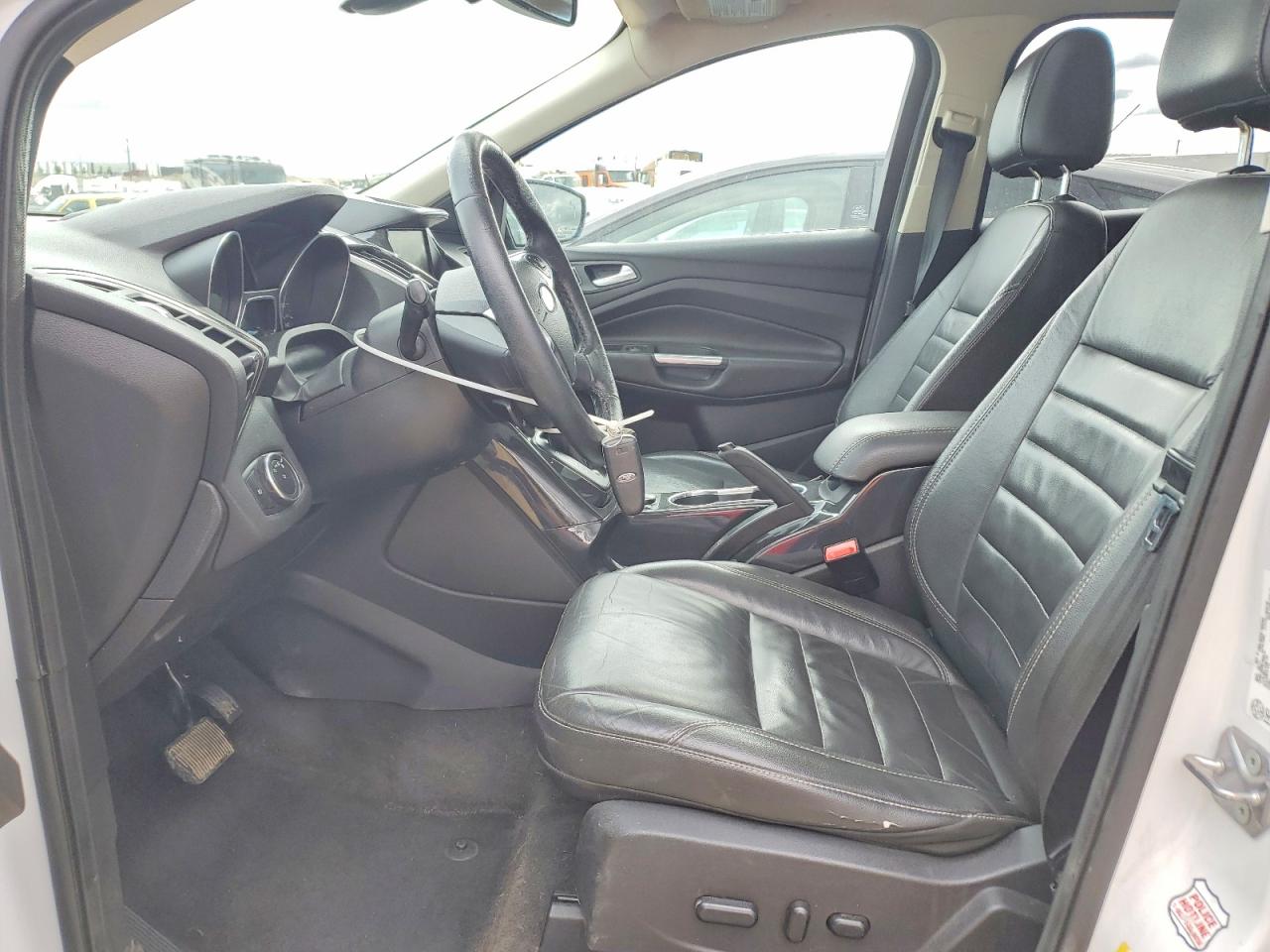2015 Ford Escape Titanium White vin: 1FMCU9J92FUC46807