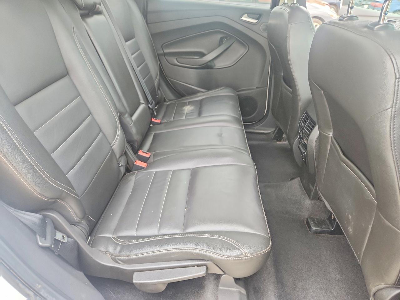 2015 Ford Escape Titanium White vin: 1FMCU9J92FUC46807