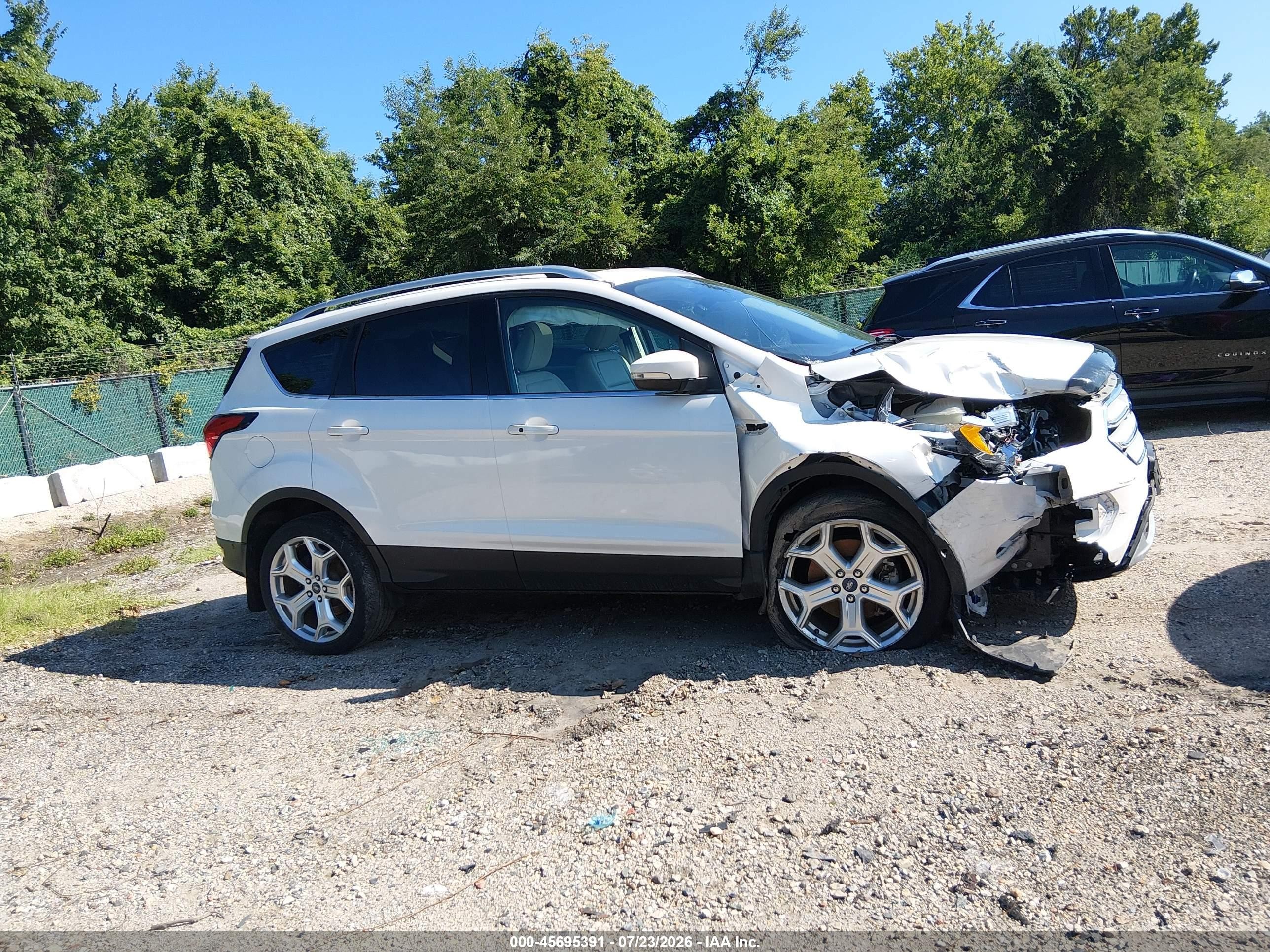 2019 Ford Escape Titanium Yellow vin: 1FMCU9J92KUB84738