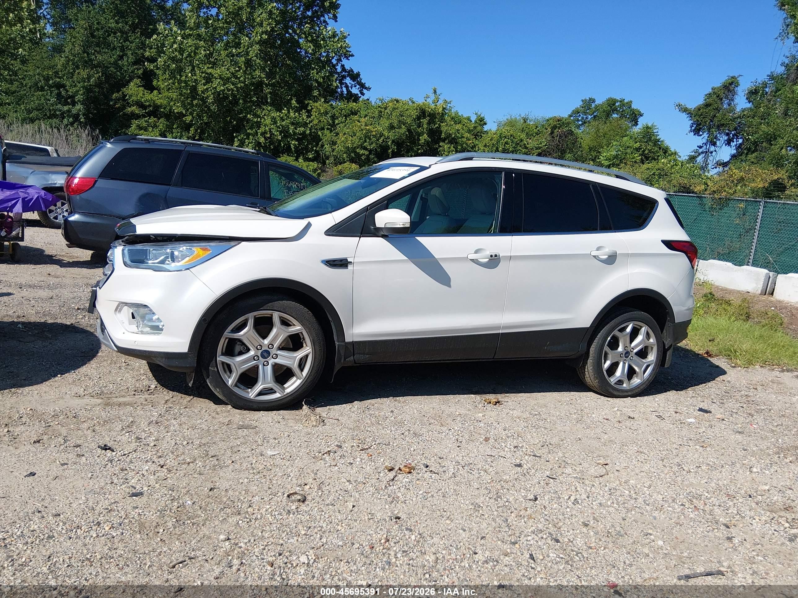 2019 Ford Escape Titanium Yellow vin: 1FMCU9J92KUB84738