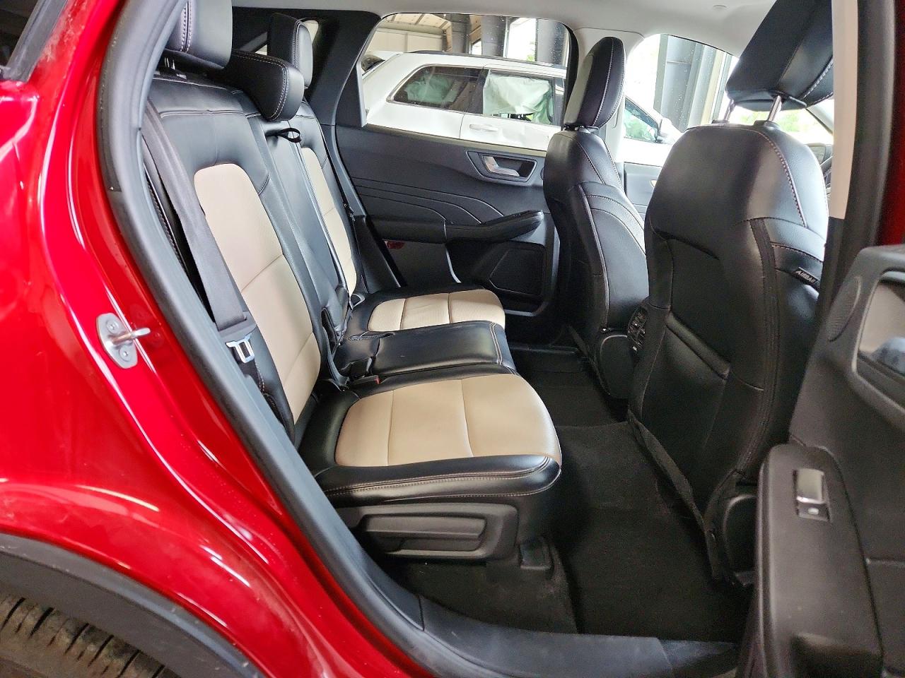 2022 Ford Escape Titanium Red vin: 1FMCU9J92NUA88516