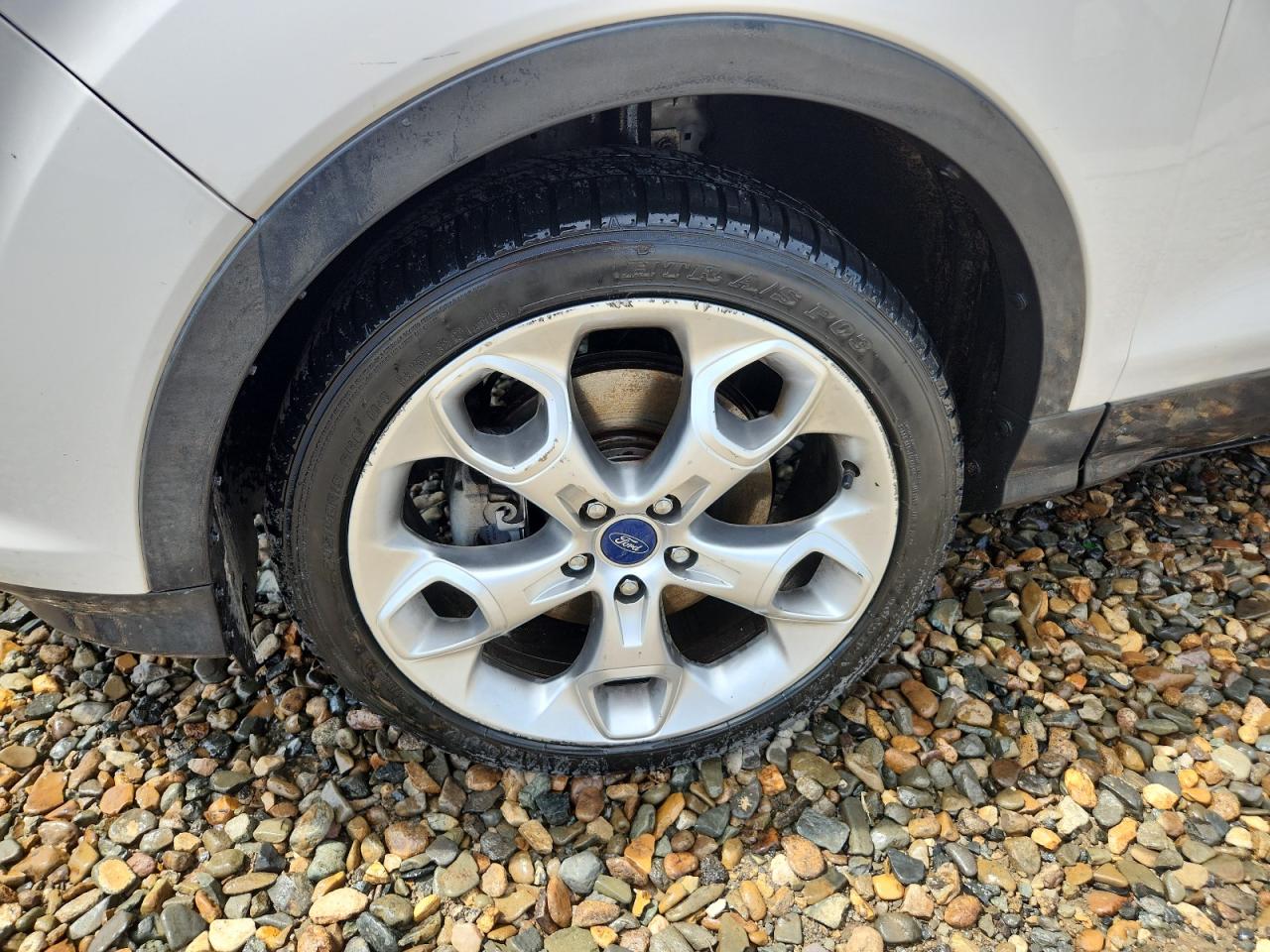 2014 Ford Escape Titanium White vin: 1FMCU9J93EUB72344 Damage: Right Rear Wheel, Curb Rash, > 12 Inches
