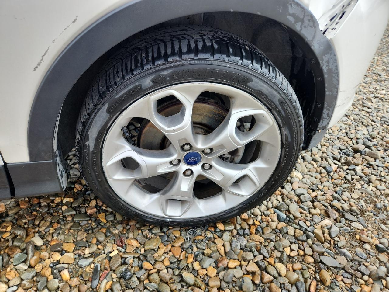 2014 Ford Escape Titanium White vin: 1FMCU9J93EUB72344 Damage: Right Front Wheel, Curb Rash, > 12 Inches