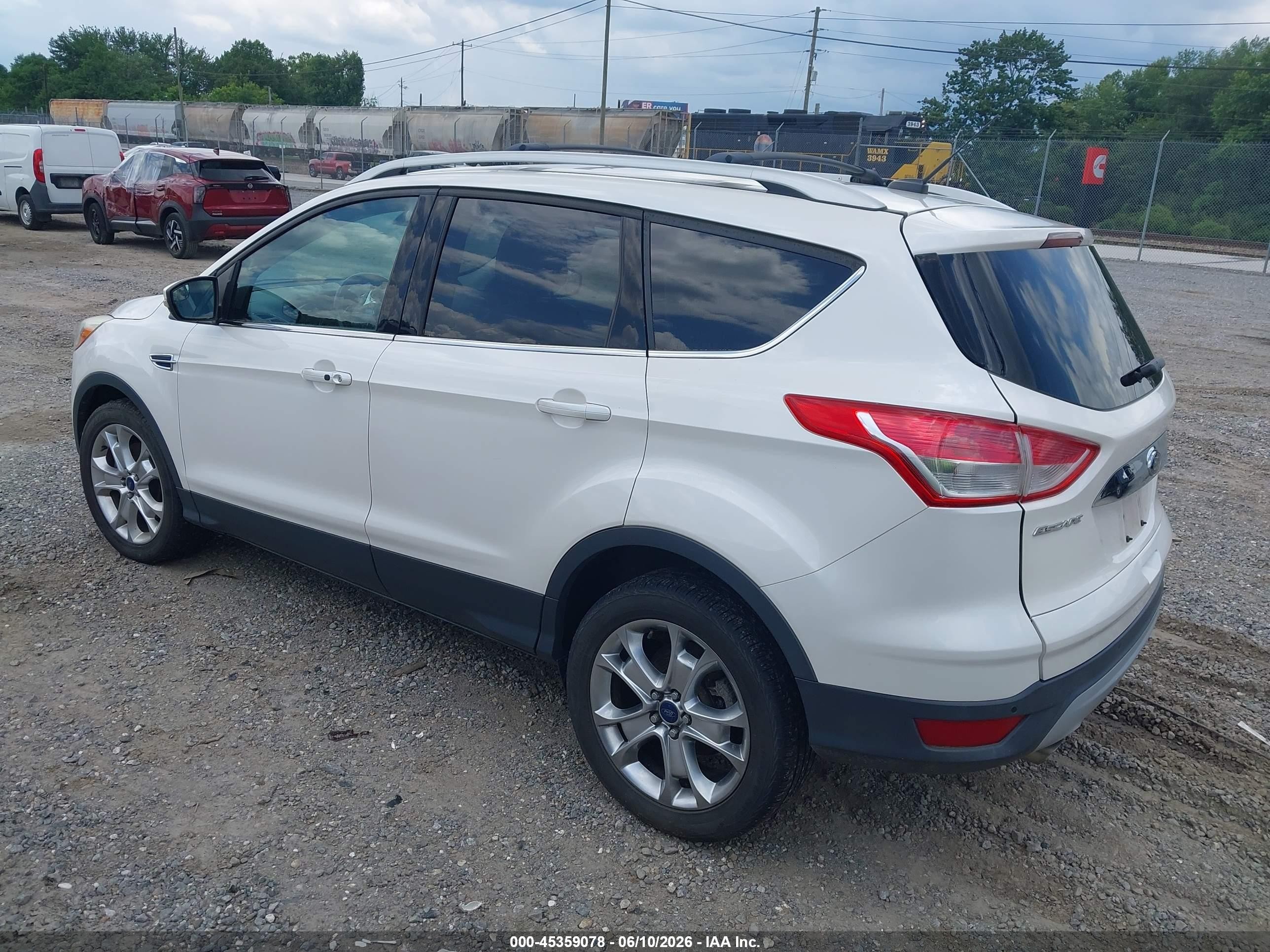 2014 Ford Escape Titanium White vin: 1FMCU9J93EUC24894