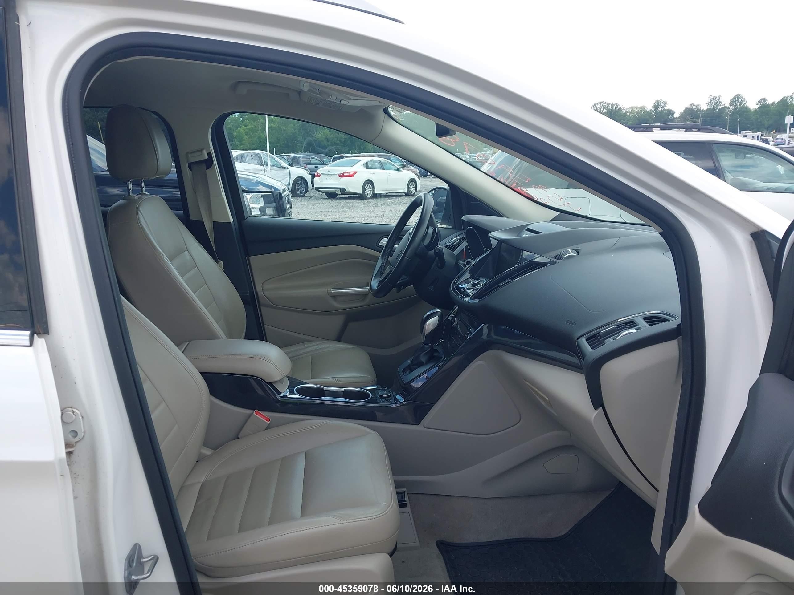 2014 Ford Escape Titanium White vin: 1FMCU9J93EUC24894