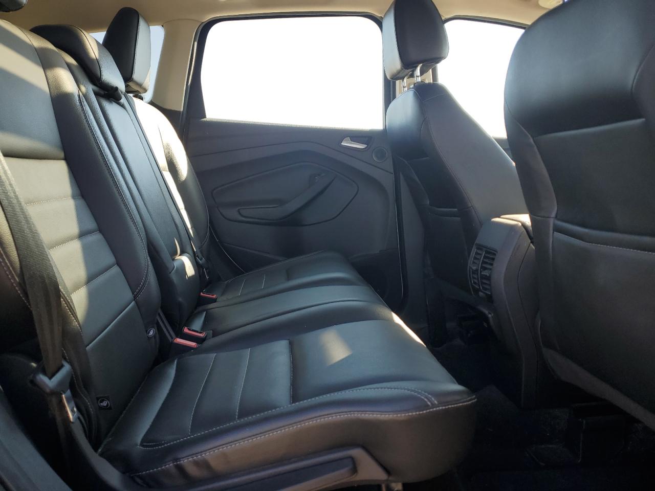 2014 Ford Escape Titanium Silver vin: 1FMCU9J93EUE27915