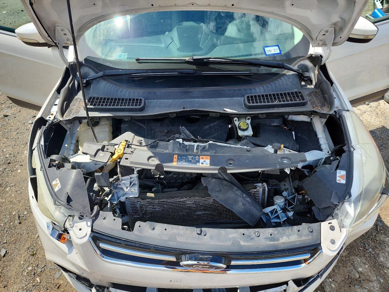 2015 Ford Escape Titanium White vin: 1FMCU9J93FUB29169
