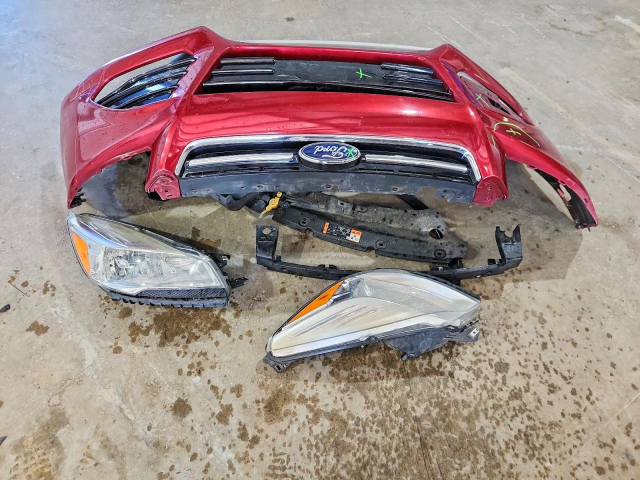 2015 Ford Escape Titanium Red vin: 1FMCU9J93FUC52972