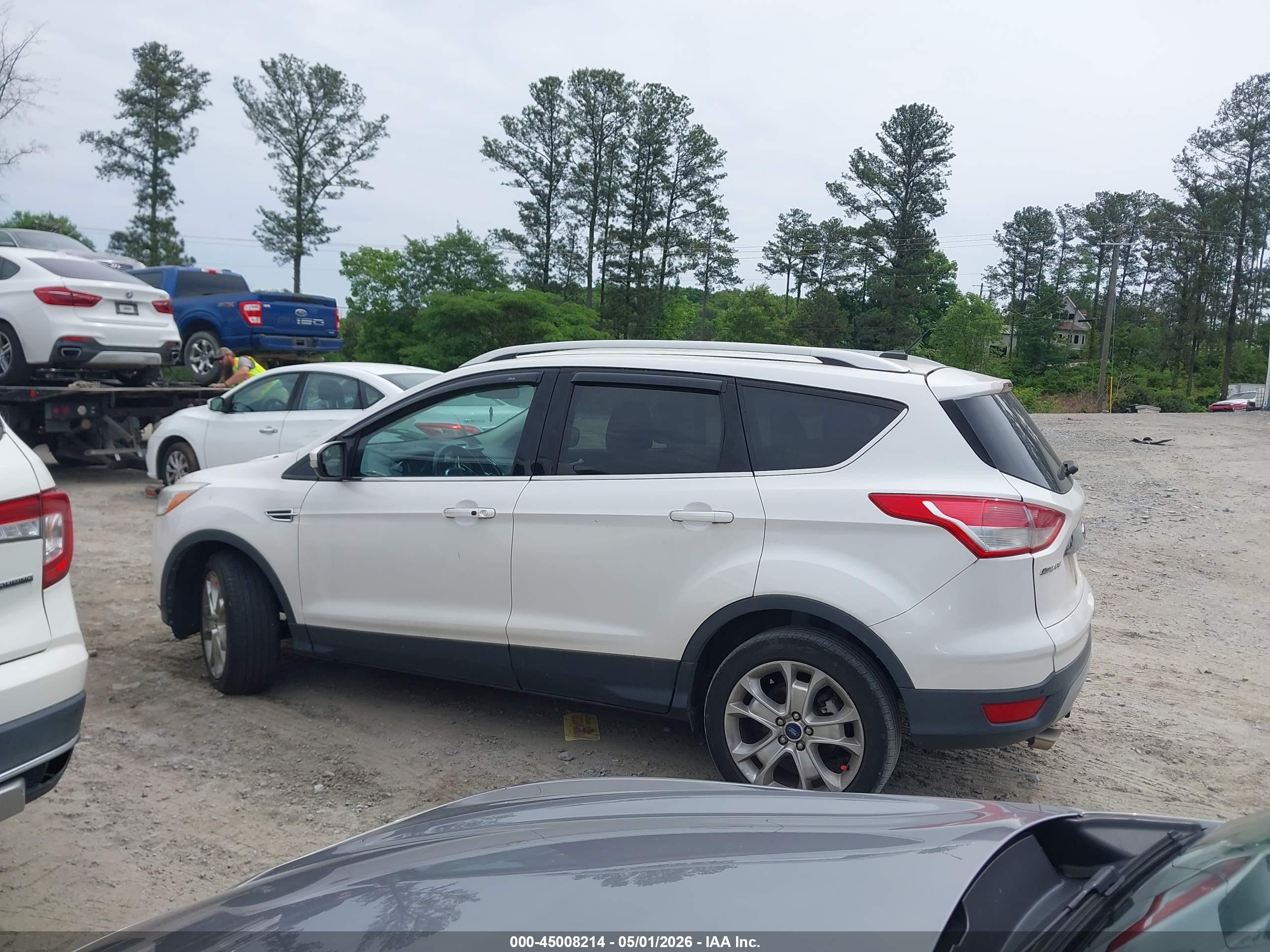 2015 Ford Escape Titanium White vin: 1FMCU9J93FUC67228