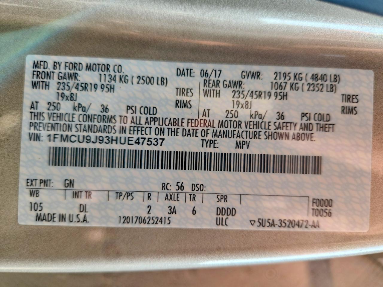 2017 Ford Escape Titanium Золотой vin: 1FMCU9J93HUE47537