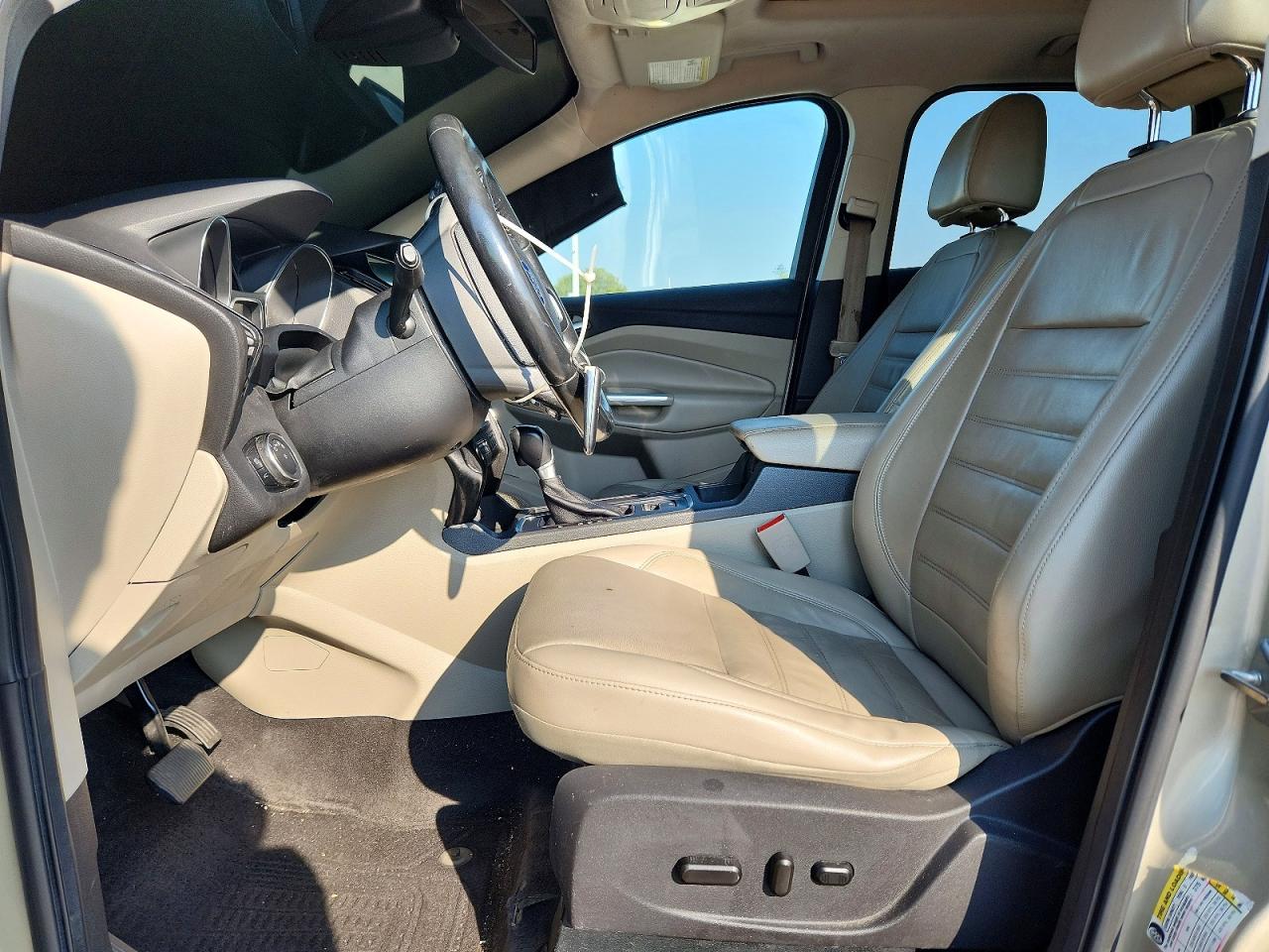 2017 Ford Escape Titanium Золотой vin: 1FMCU9J93HUE47537