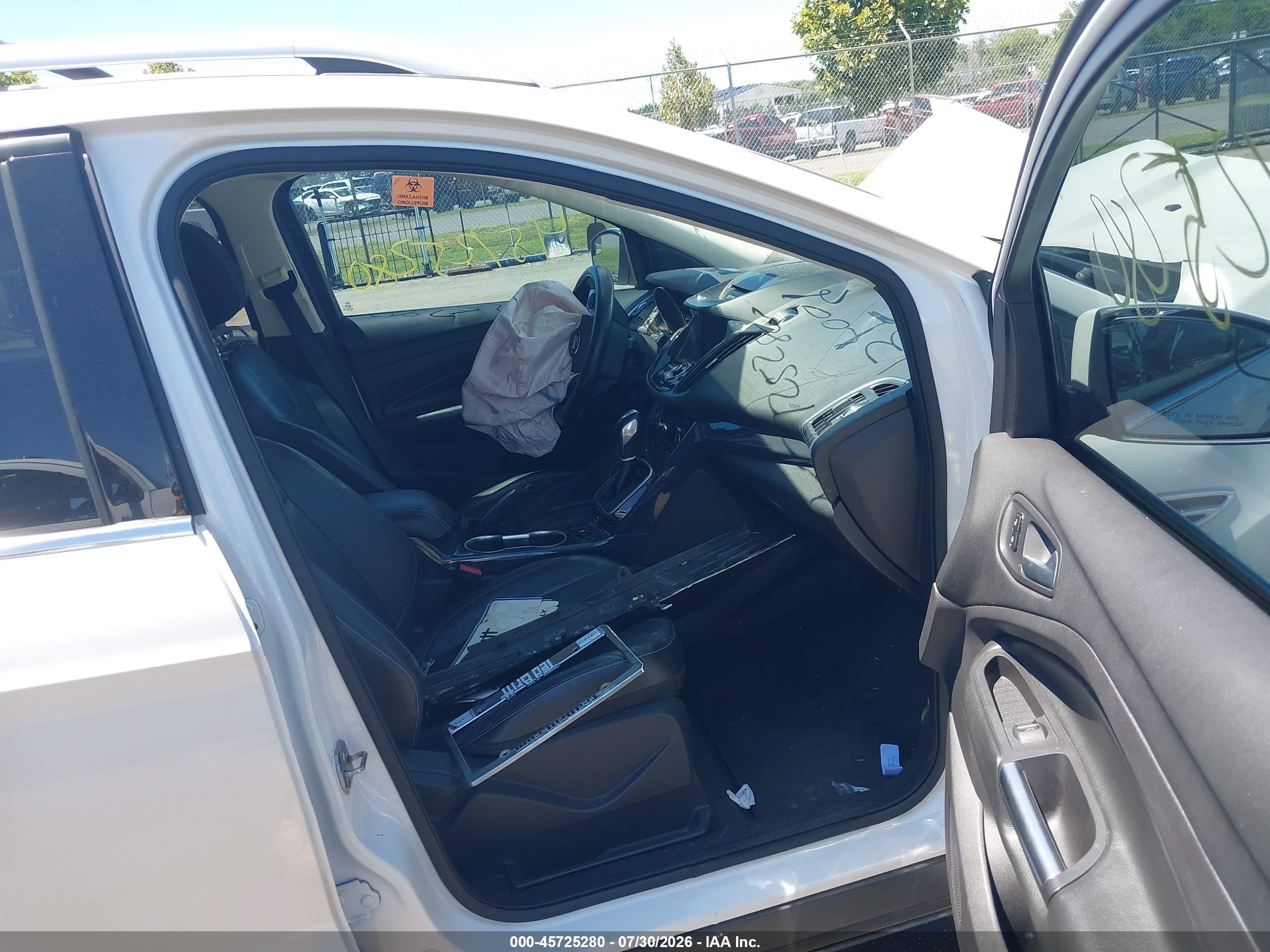 2013 Ford Escape Titanium White vin: 1FMCU9J94DUB05783