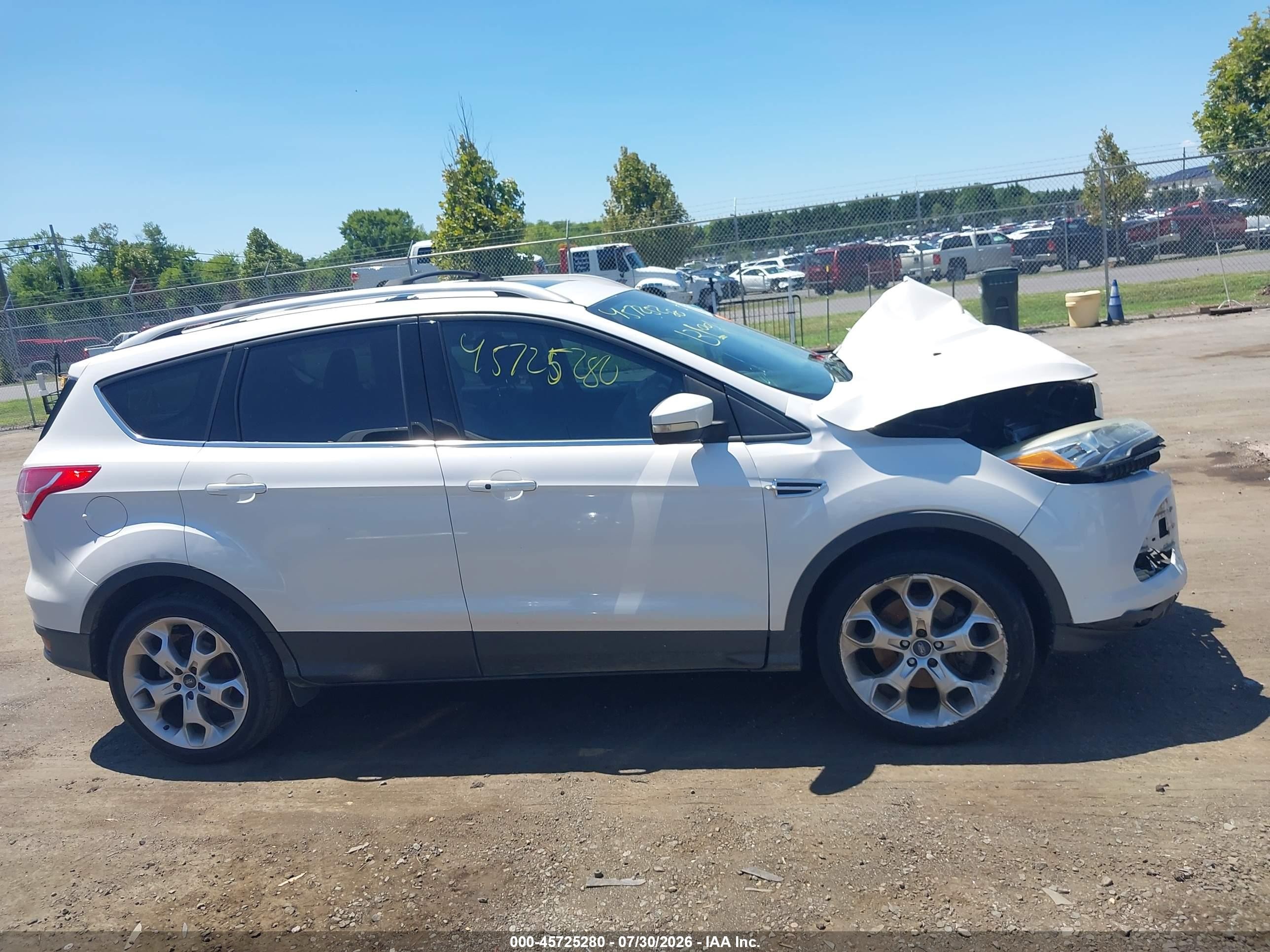 2013 Ford Escape Titanium White vin: 1FMCU9J94DUB05783