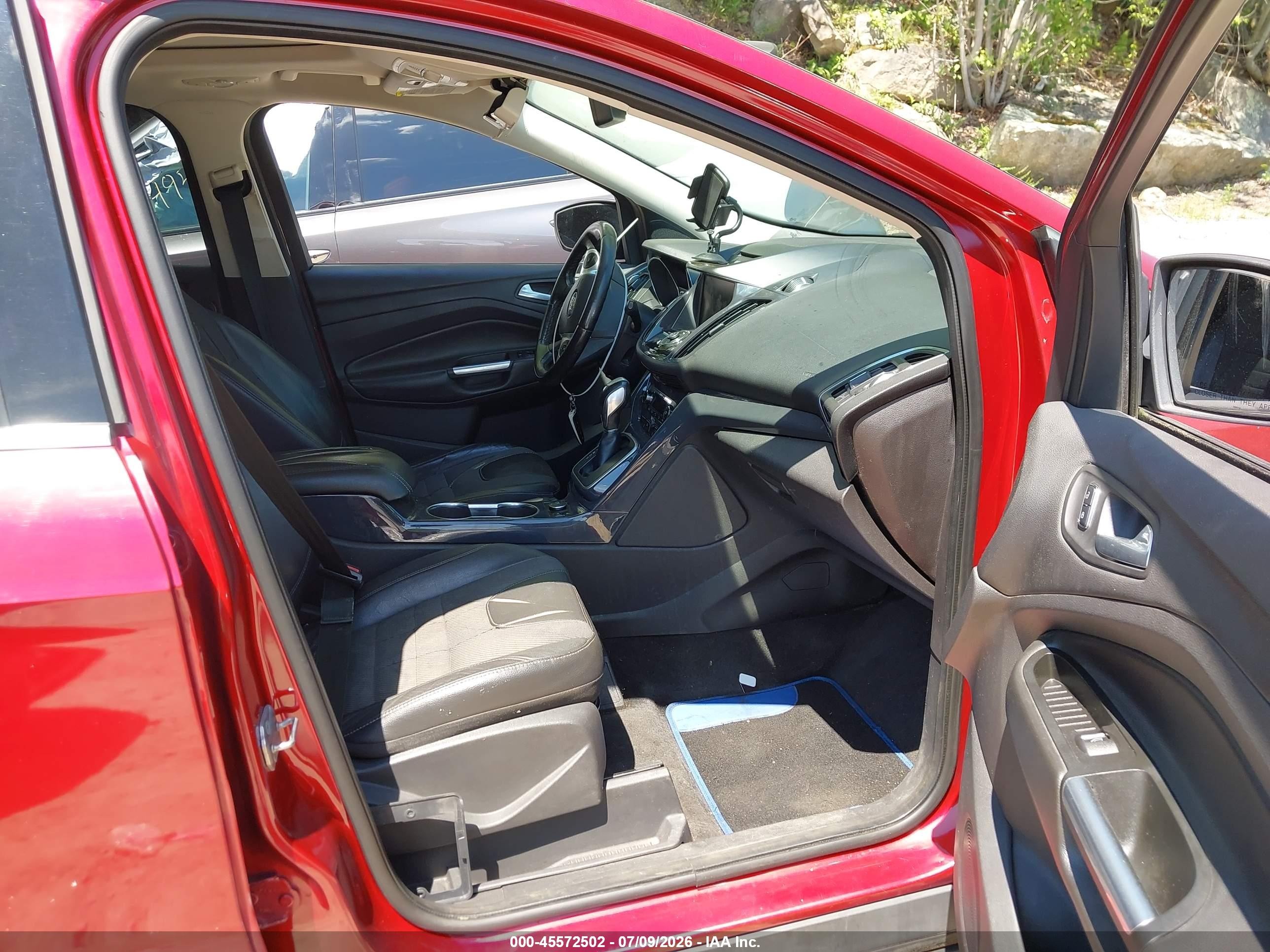 2013 Ford Escape Titanium Burgundy vin: 1FMCU9J94DUB49380