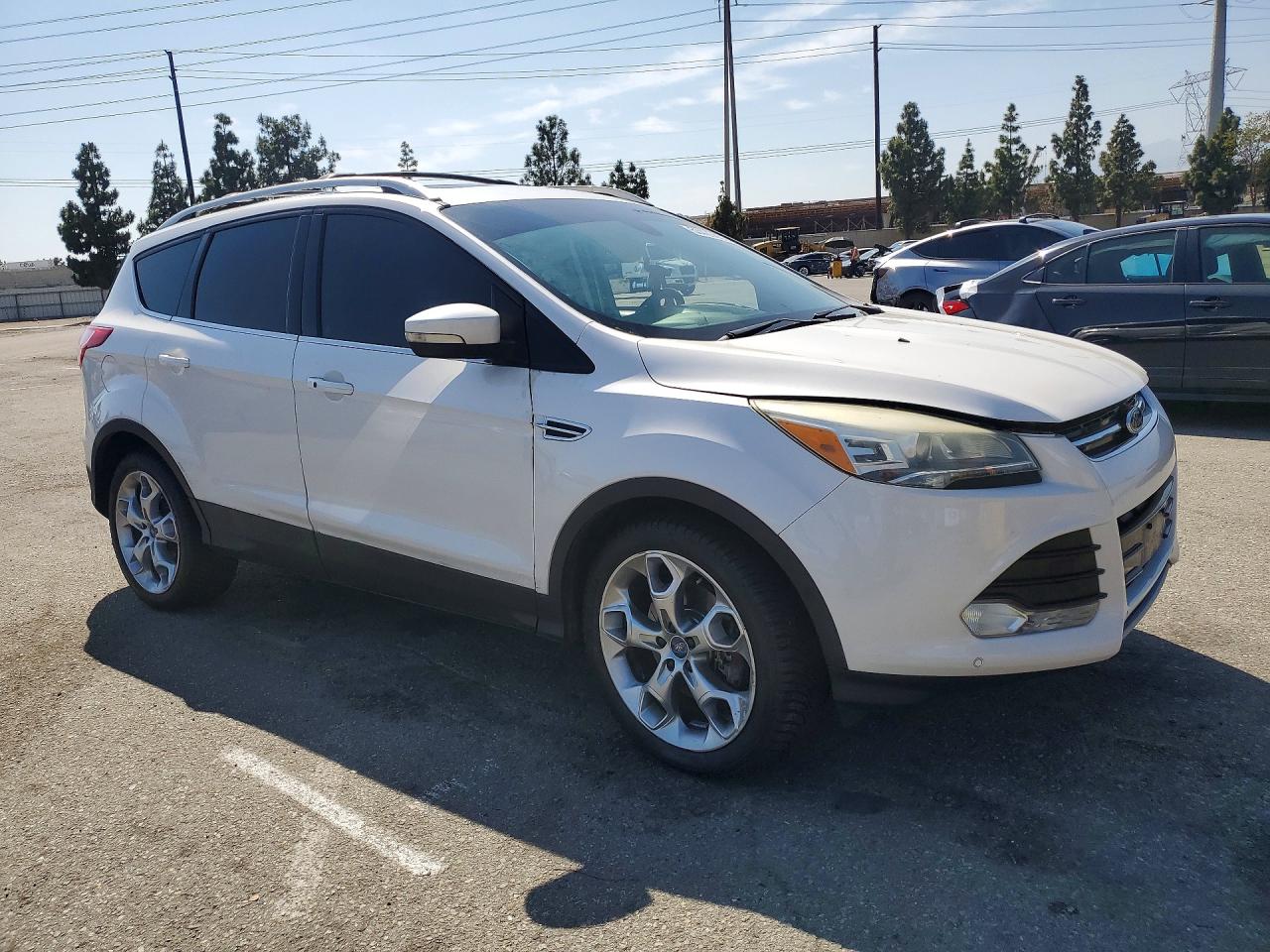 2013 Ford Escape Titanium White vin: 1FMCU9J94DUB64686