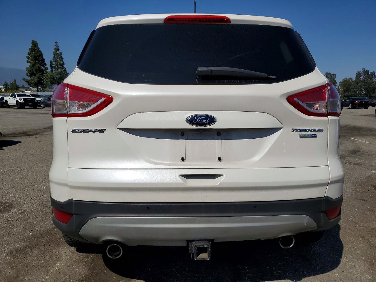 2013 Ford Escape Titanium White vin: 1FMCU9J94DUB64686