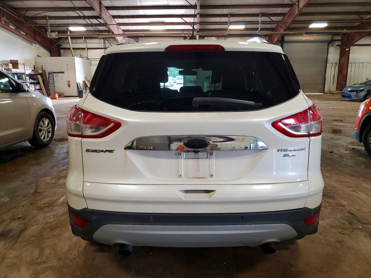2014 Ford Escape Titanium White vin: 1FMCU9J94EUD61648